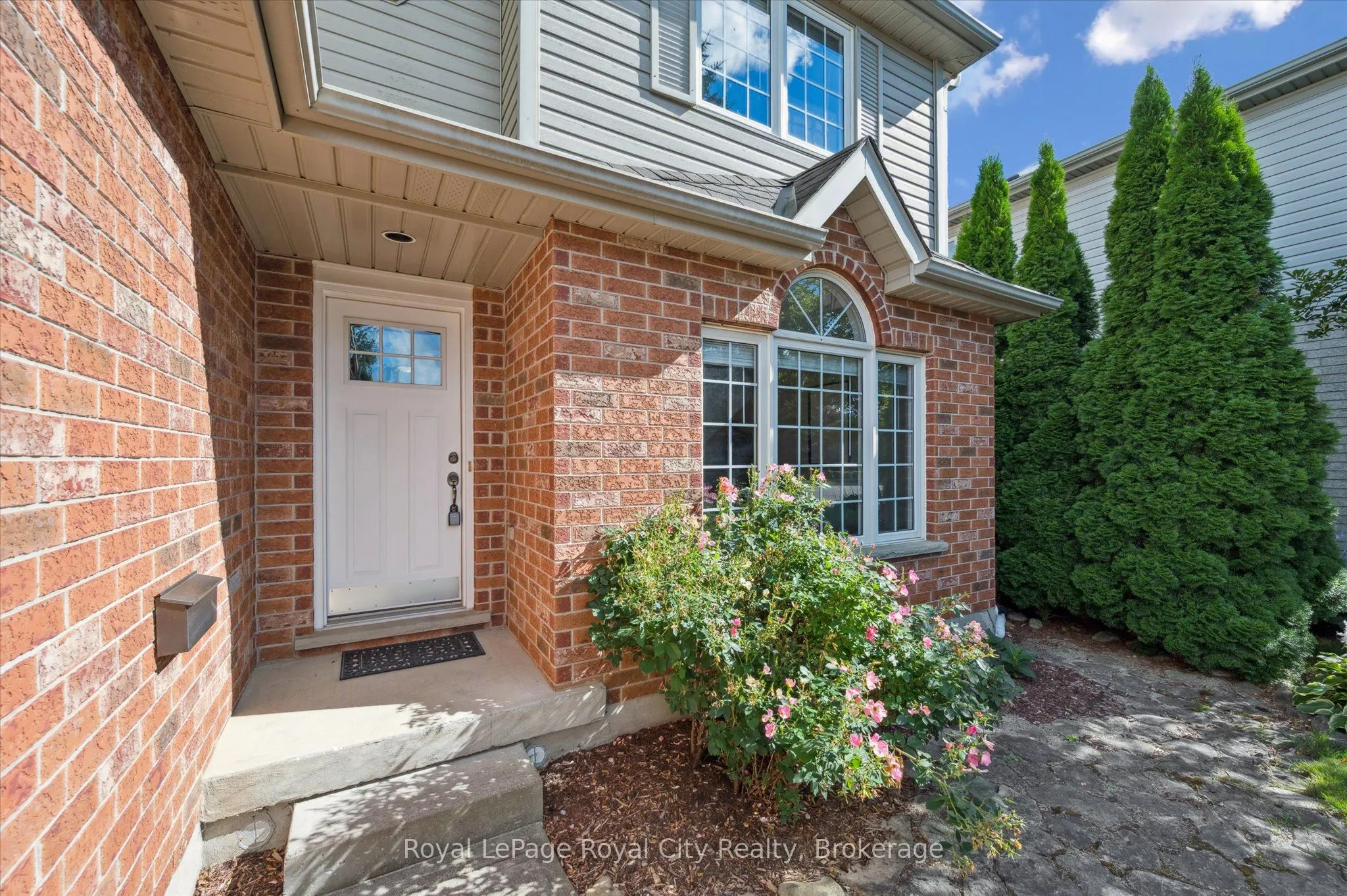 27 Oakridge Crescent