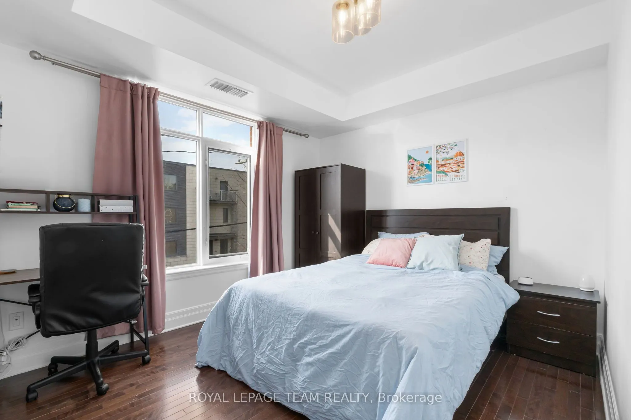 950 Marguerite Avenue #212