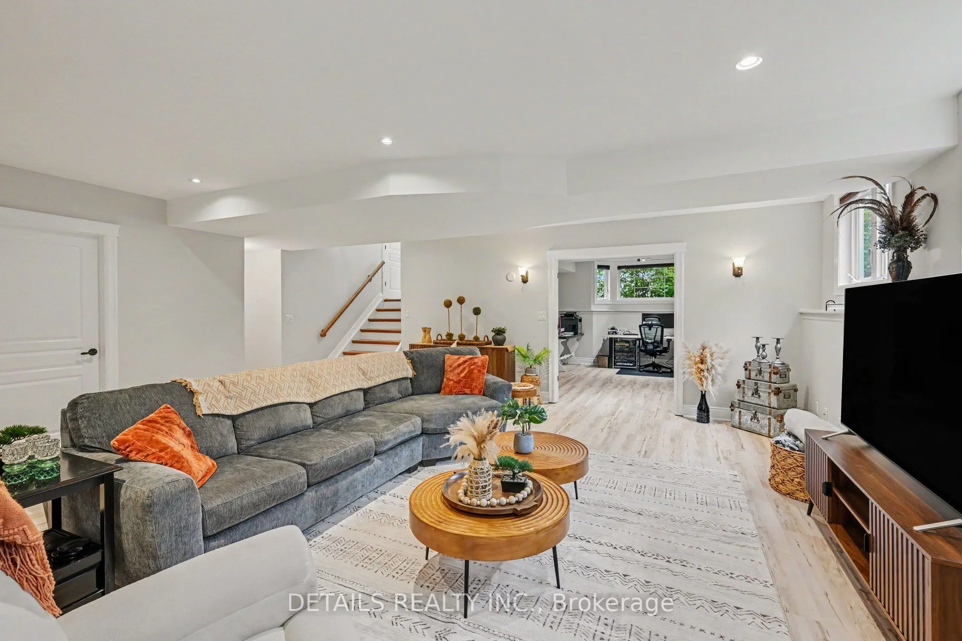 8 Francis Street