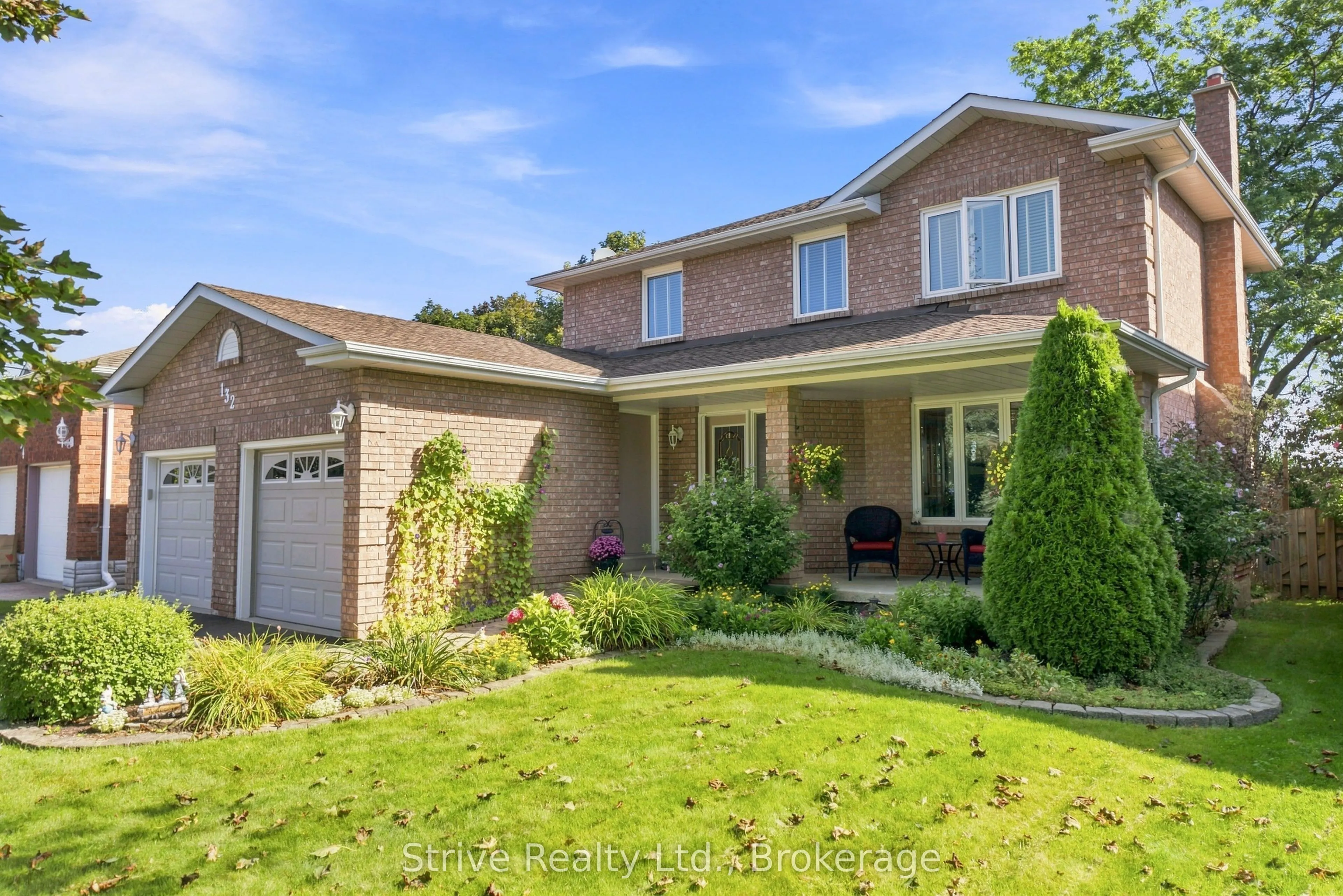 132 East House Crescent