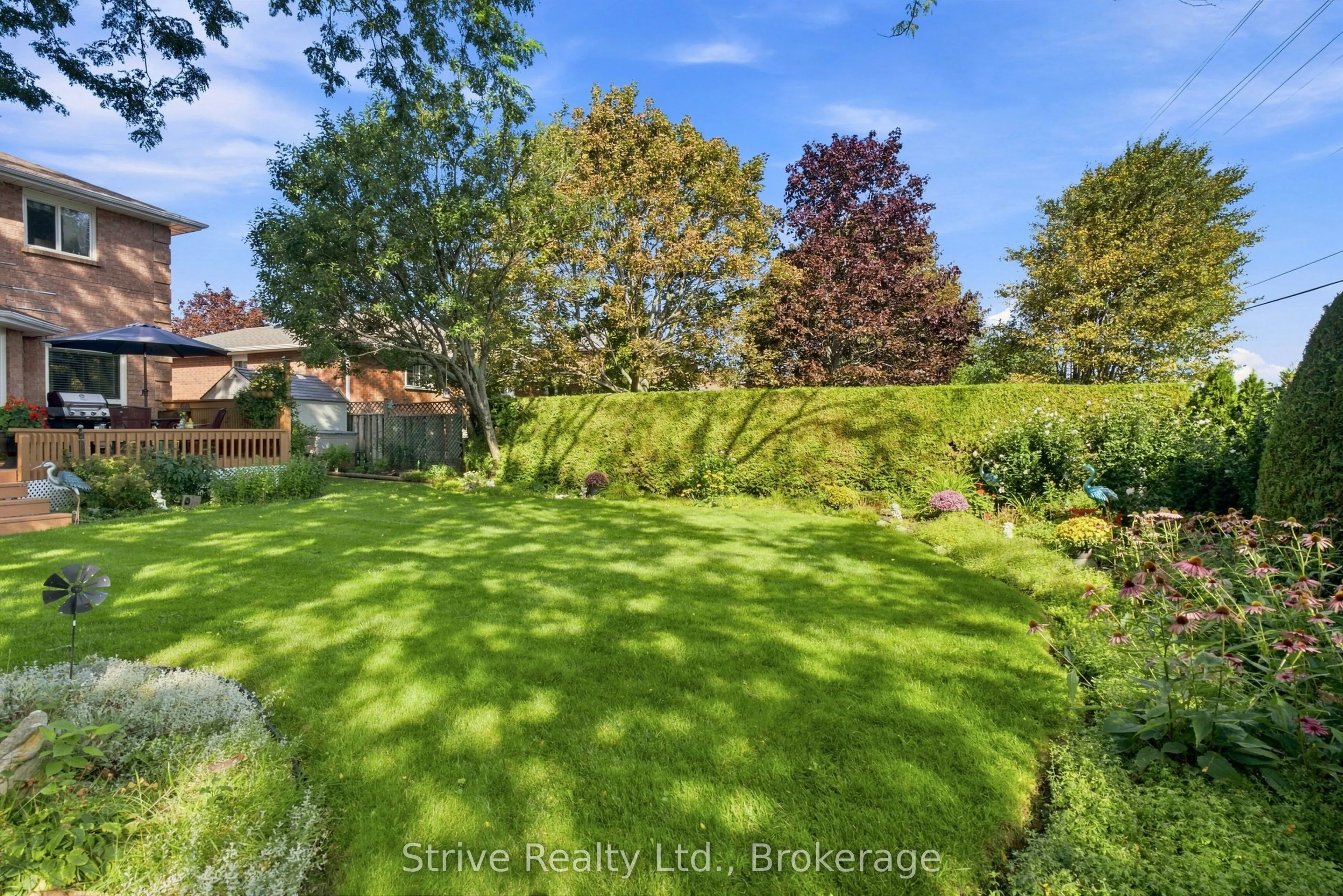 132 East House Crescent