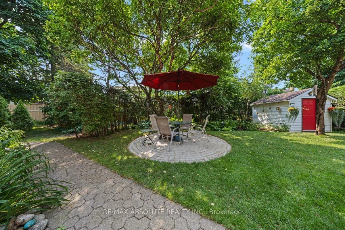 309 Liard Street