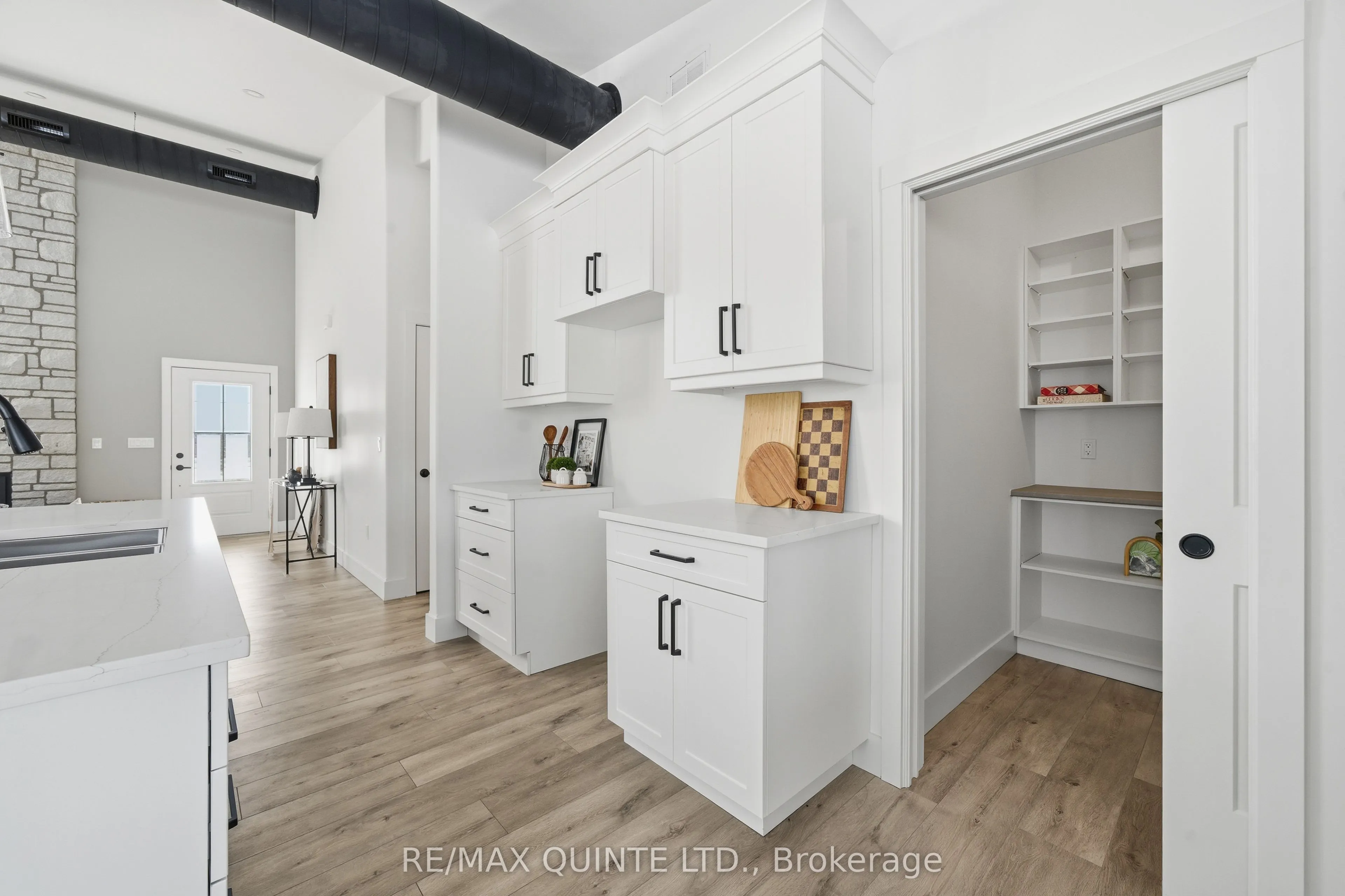 225 Mitchells Crossroad