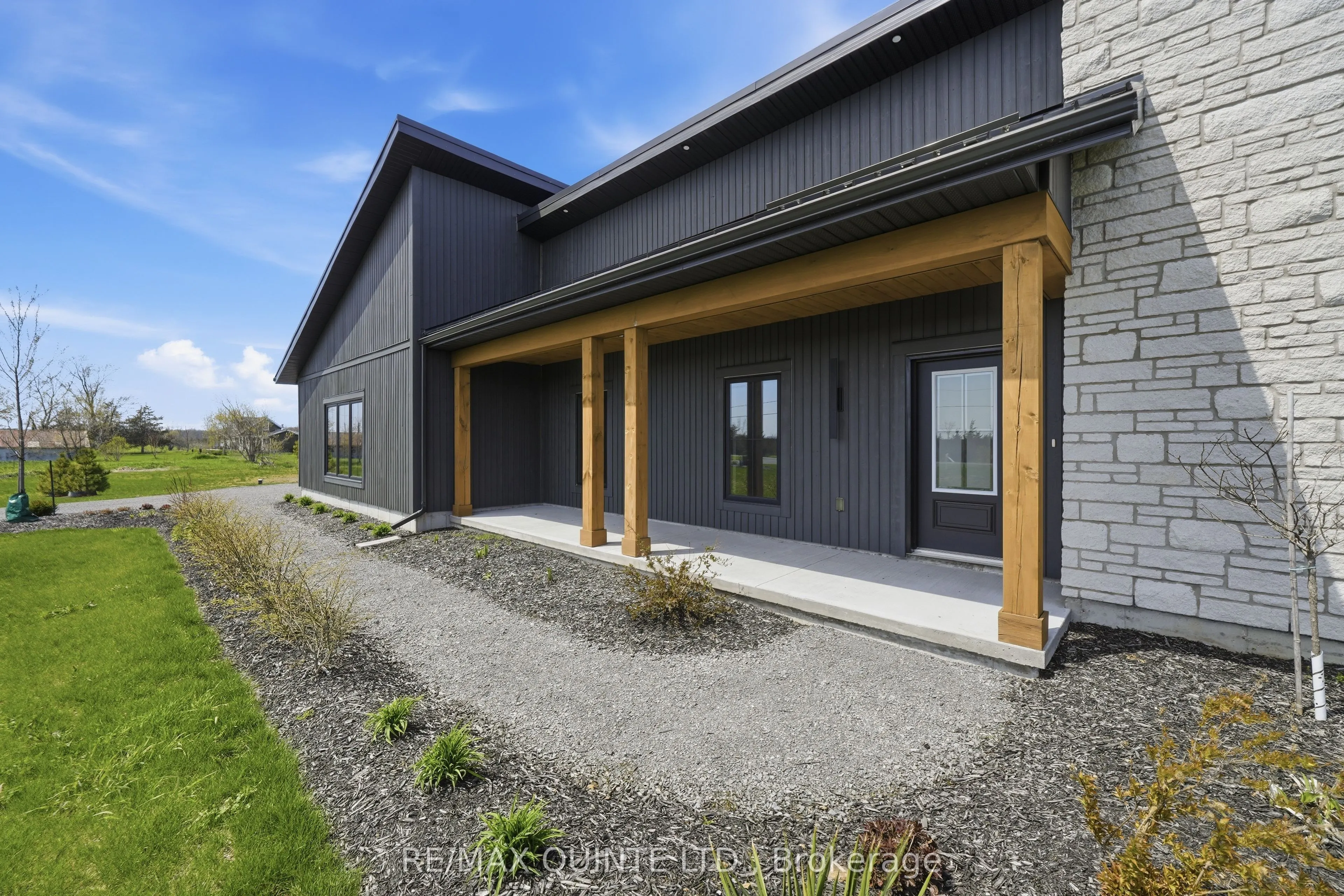 225 Mitchells Crossroad