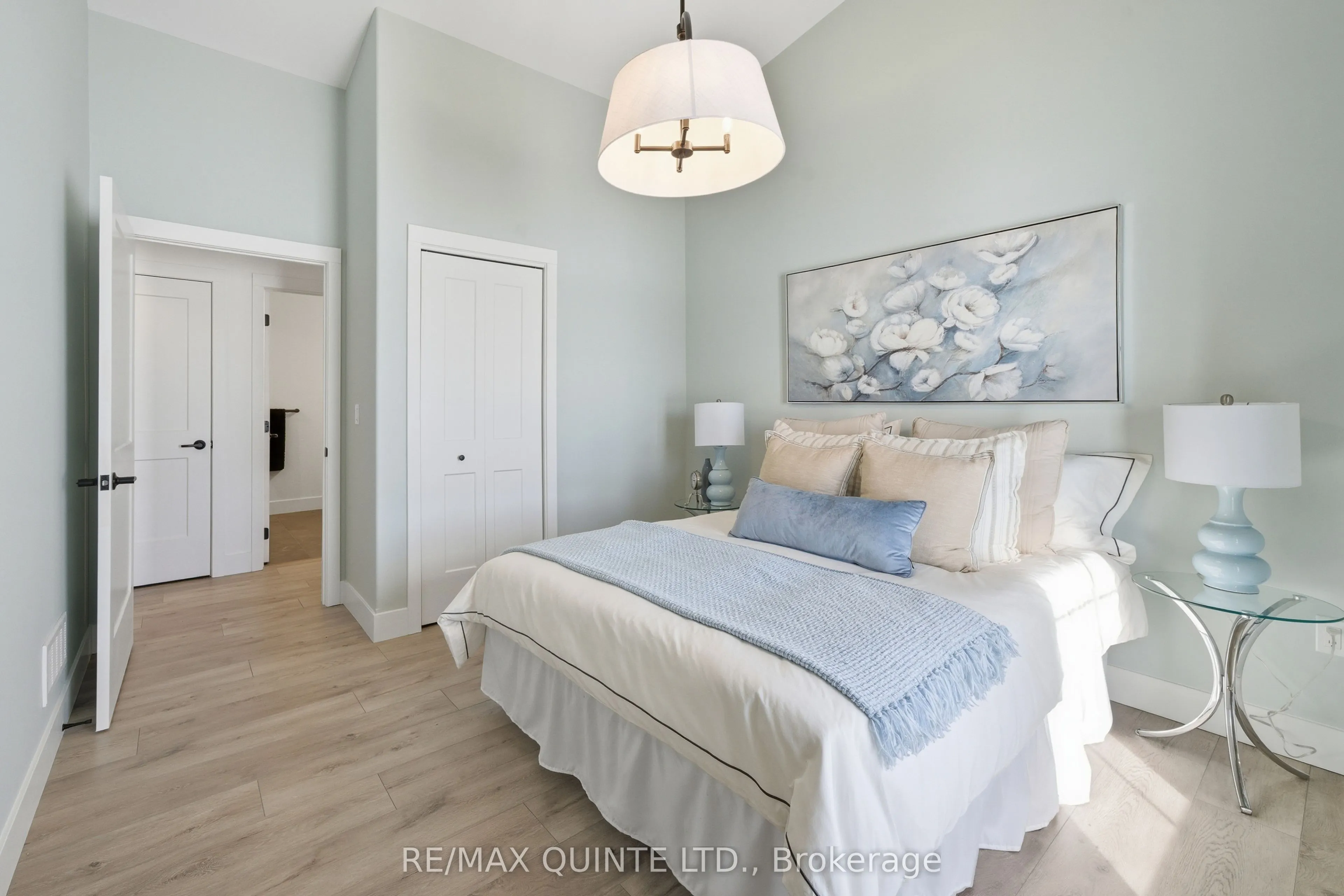 225 Mitchells Crossroad