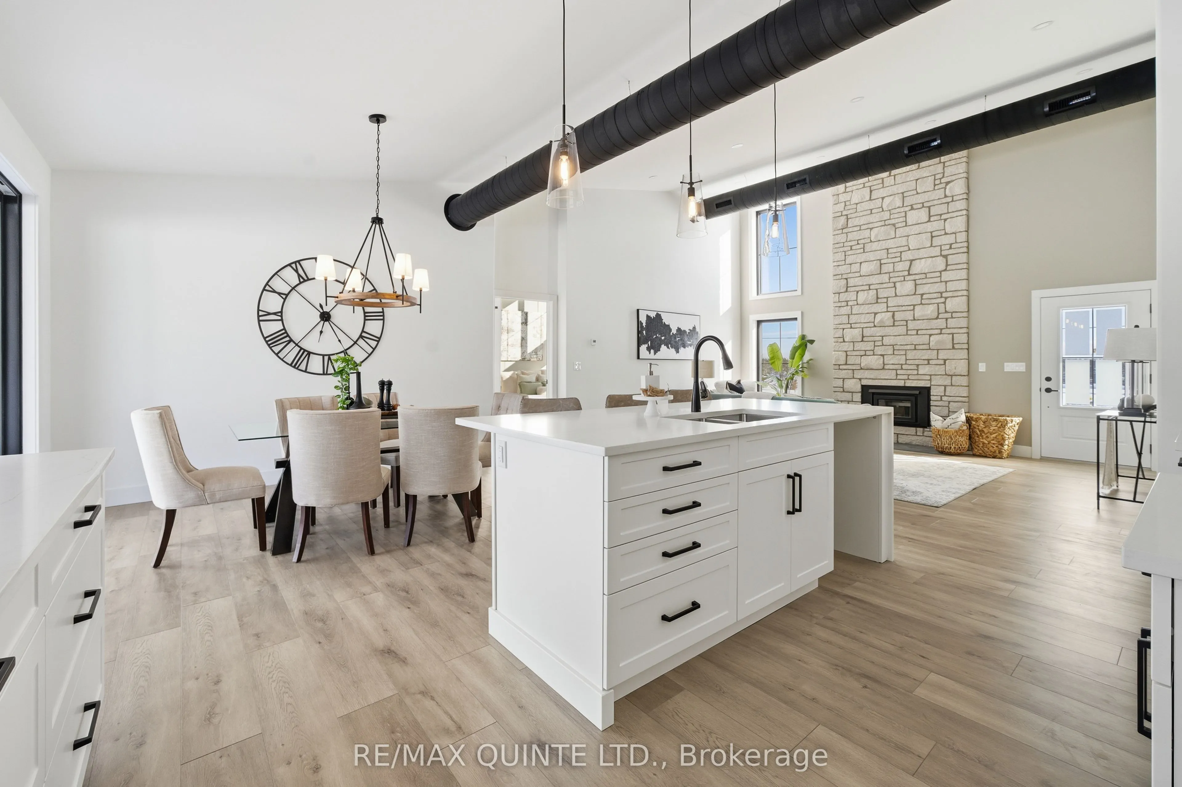 225 Mitchells Crossroad
