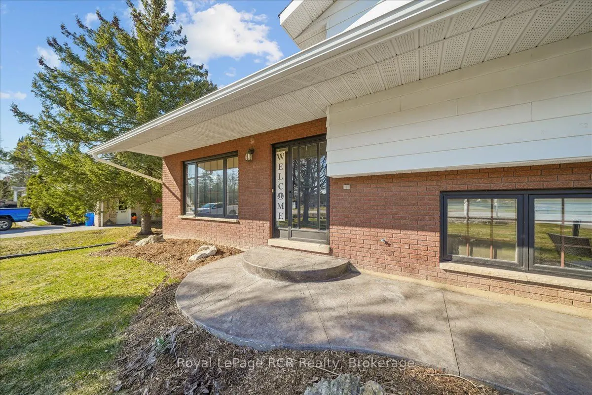 883 30th Street W