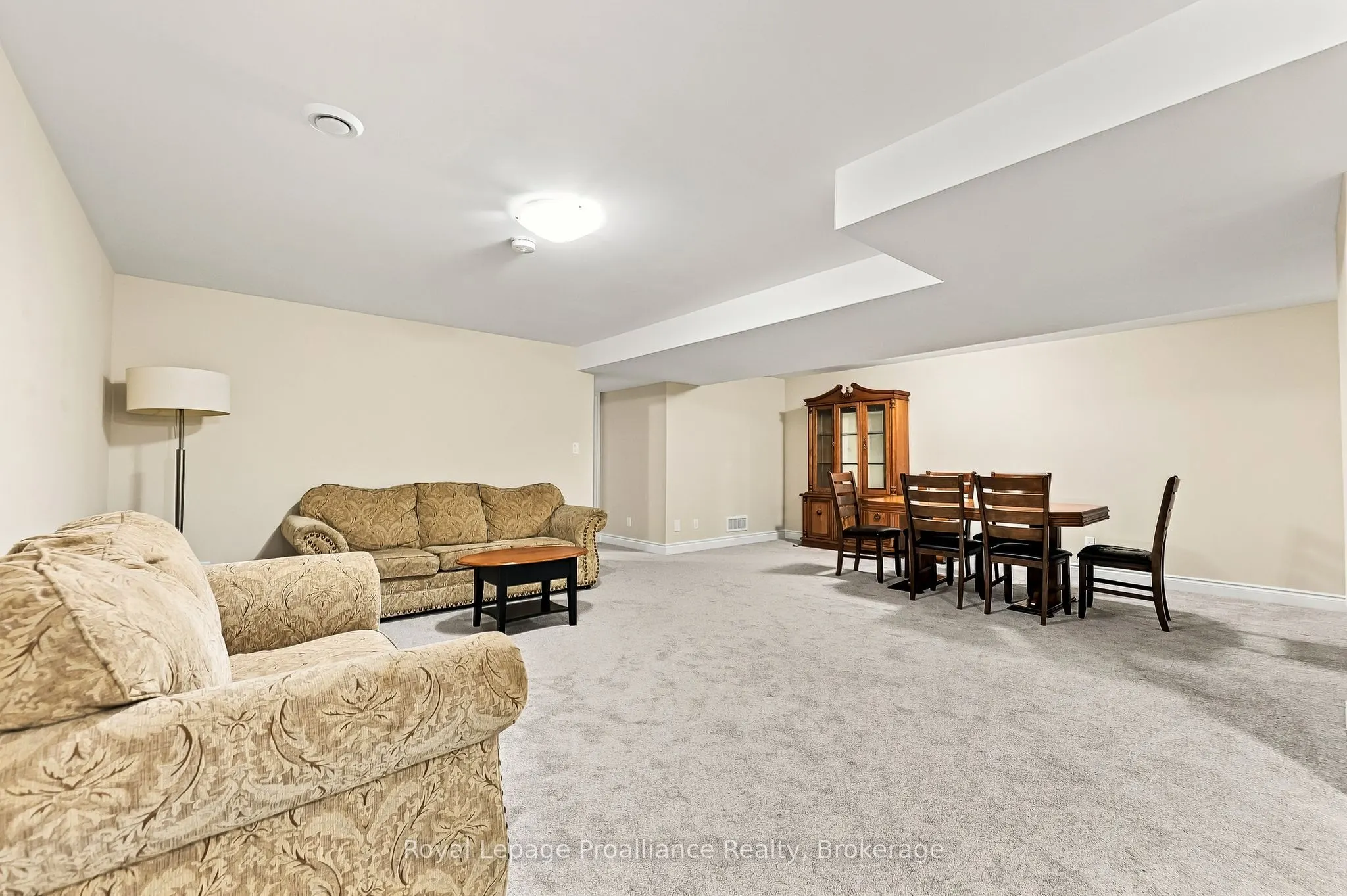 8 Ferris Court