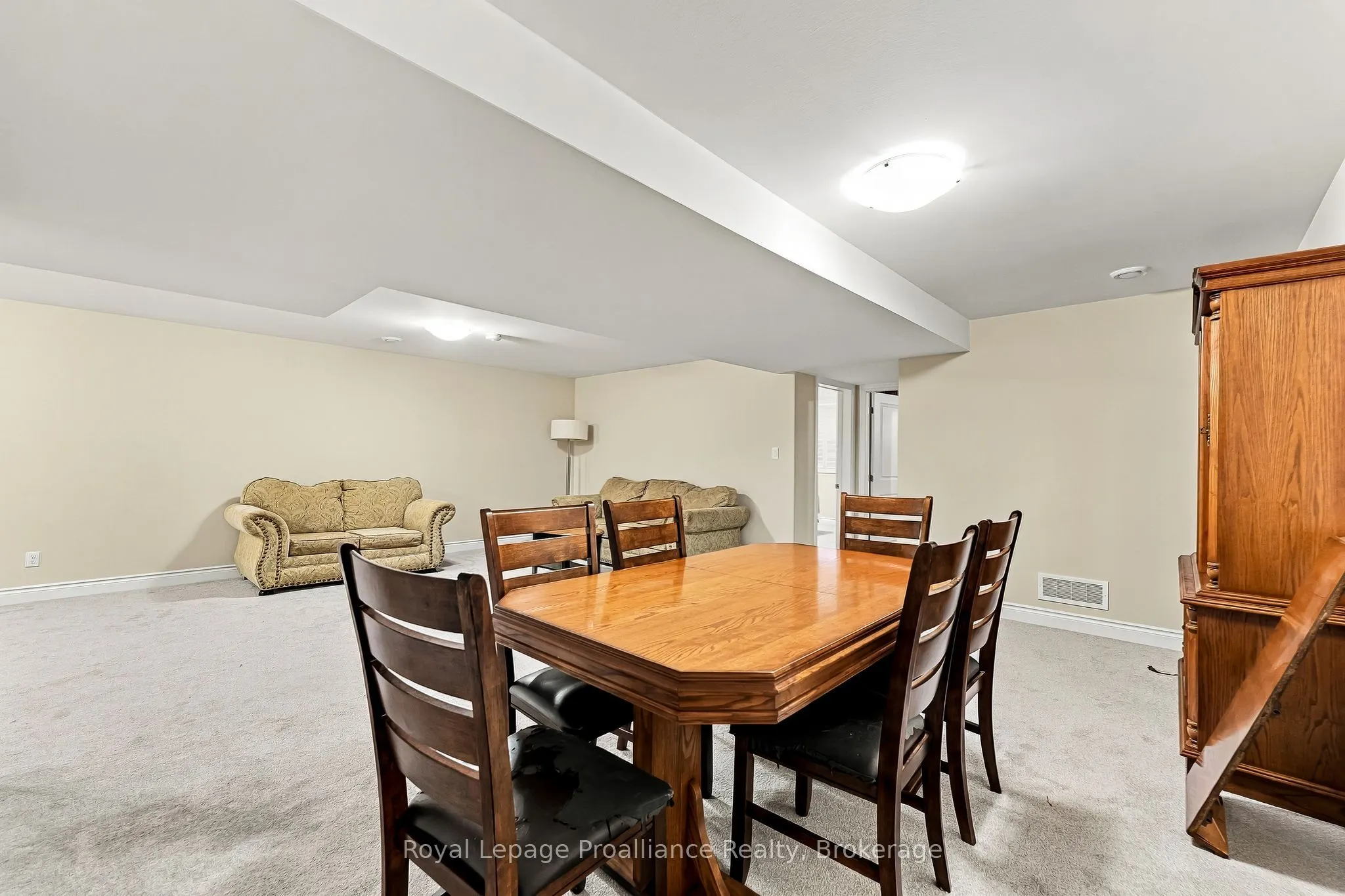 8 Ferris Court