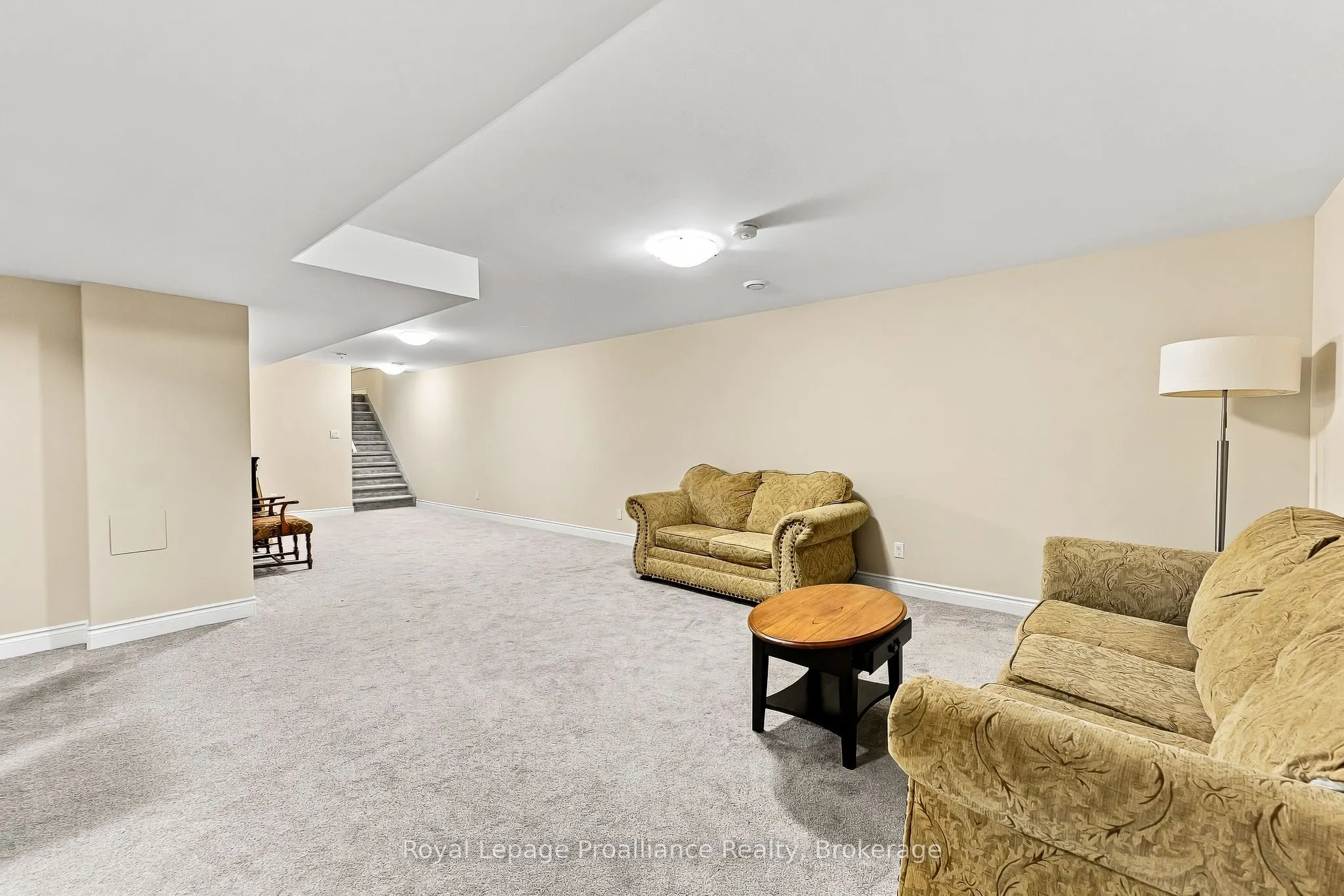 8 Ferris Court