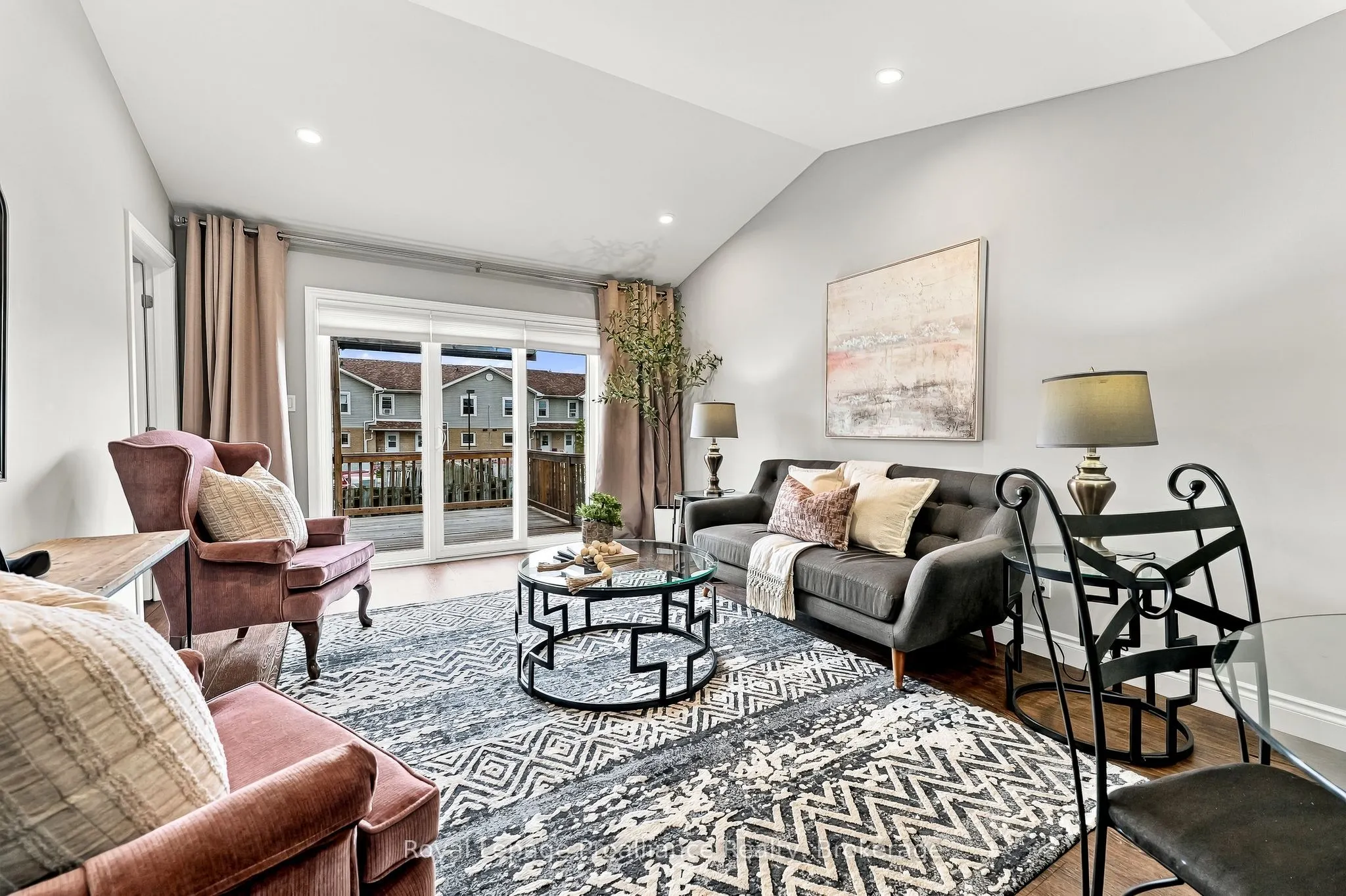 8 Ferris Court