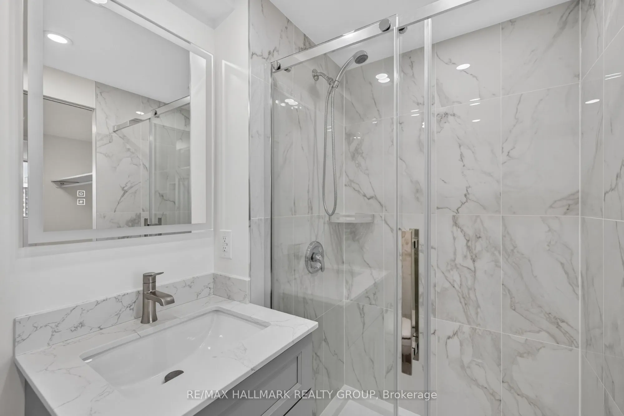 530 Laurier Avenue W #901