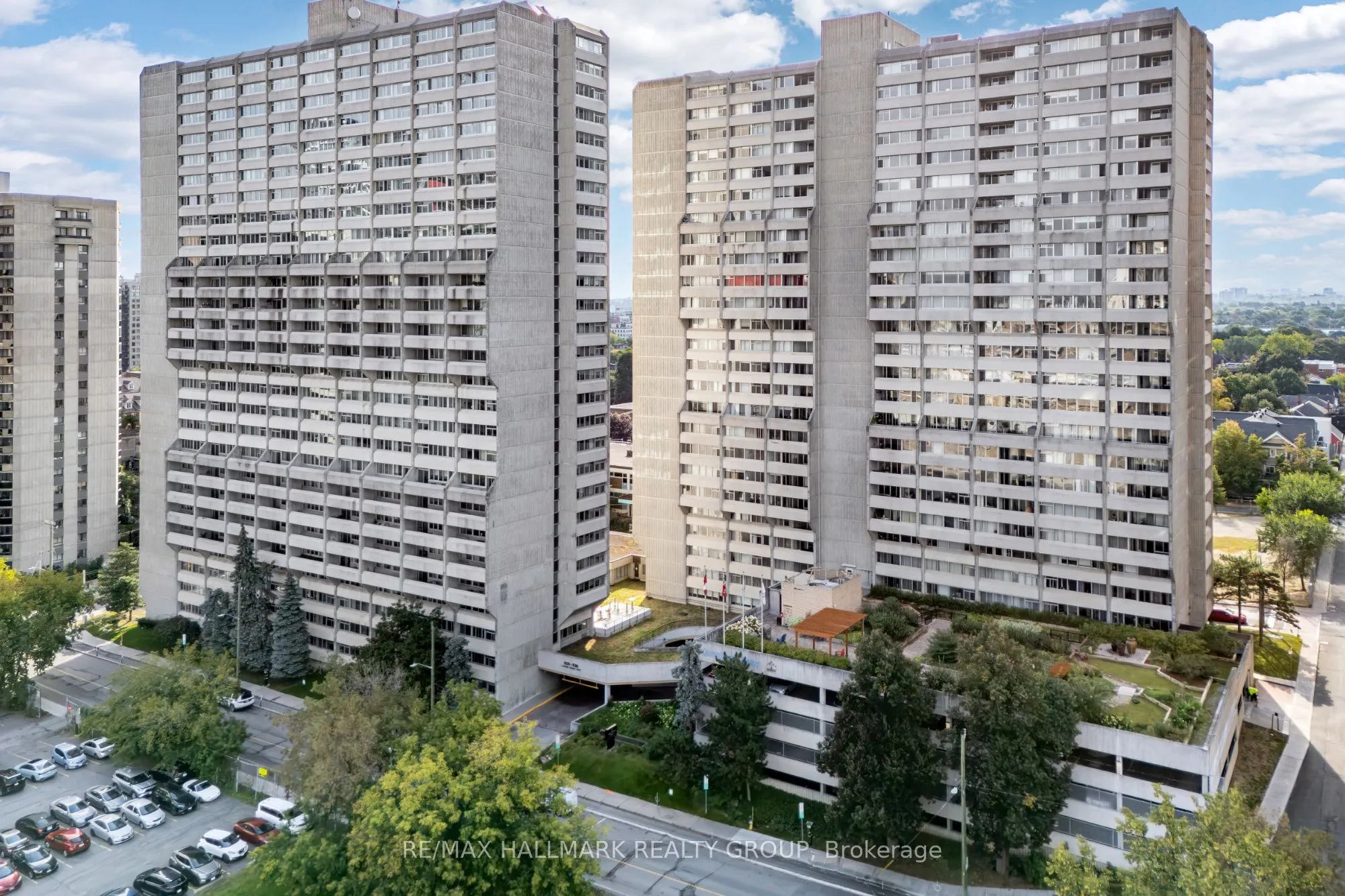 530 Laurier Avenue W #901