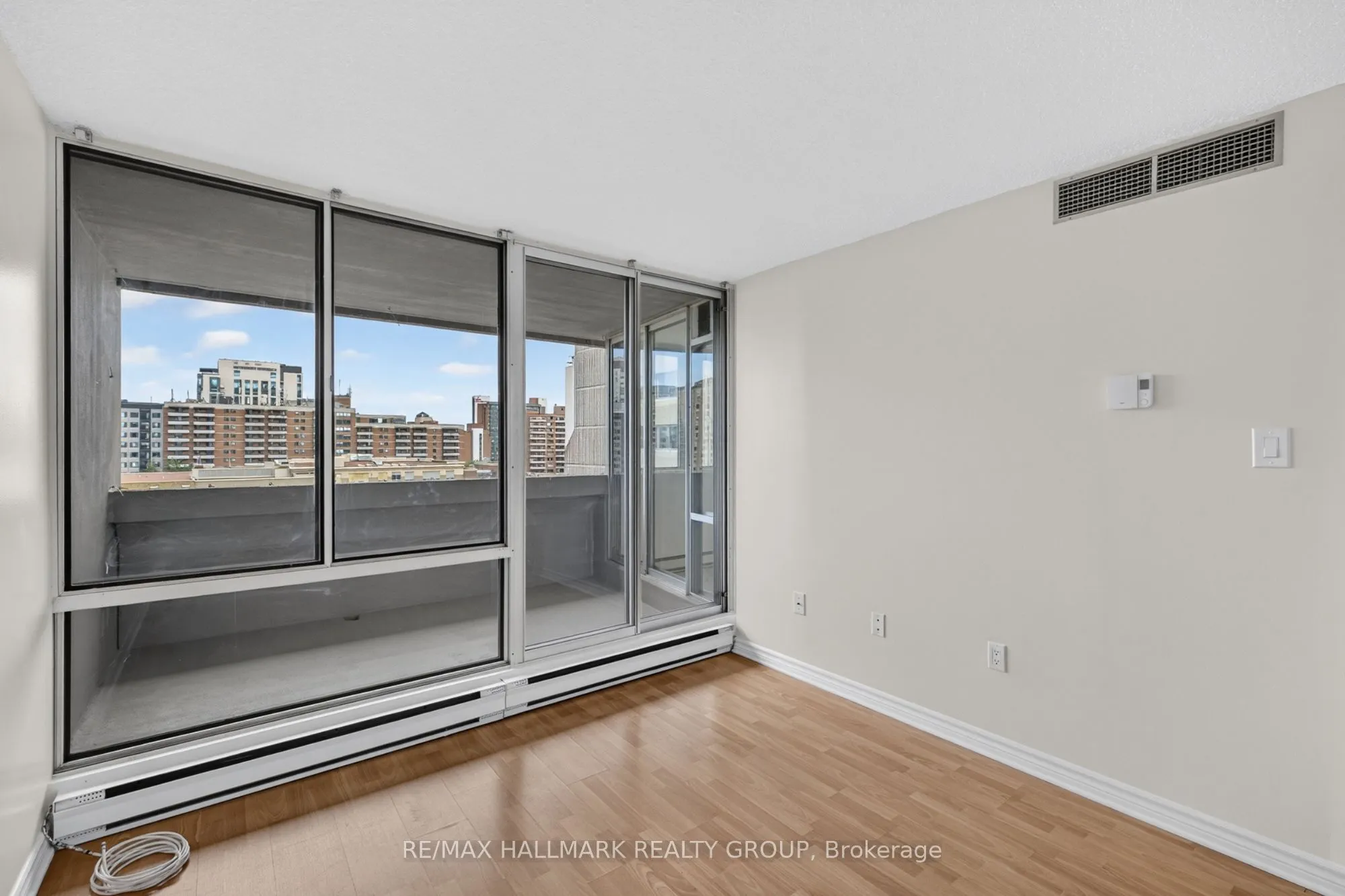 530 Laurier Avenue W #901