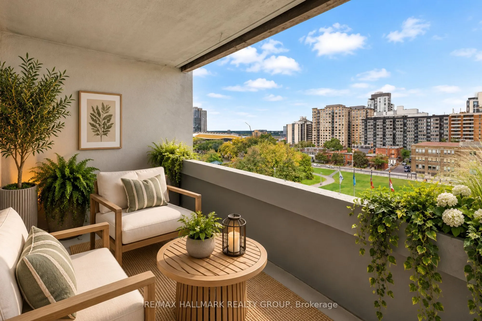 530 Laurier Avenue W #901