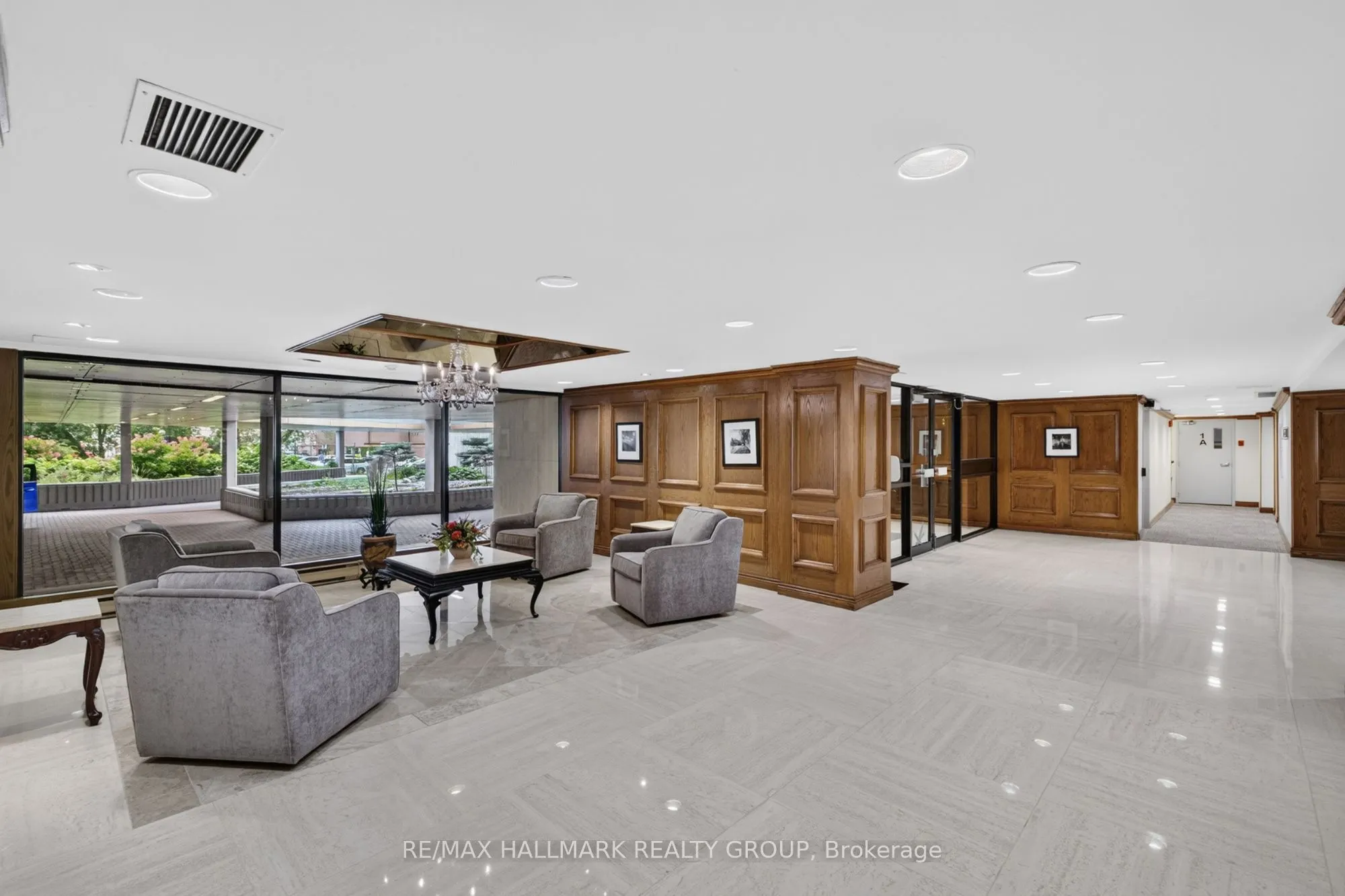 530 Laurier Avenue W #901