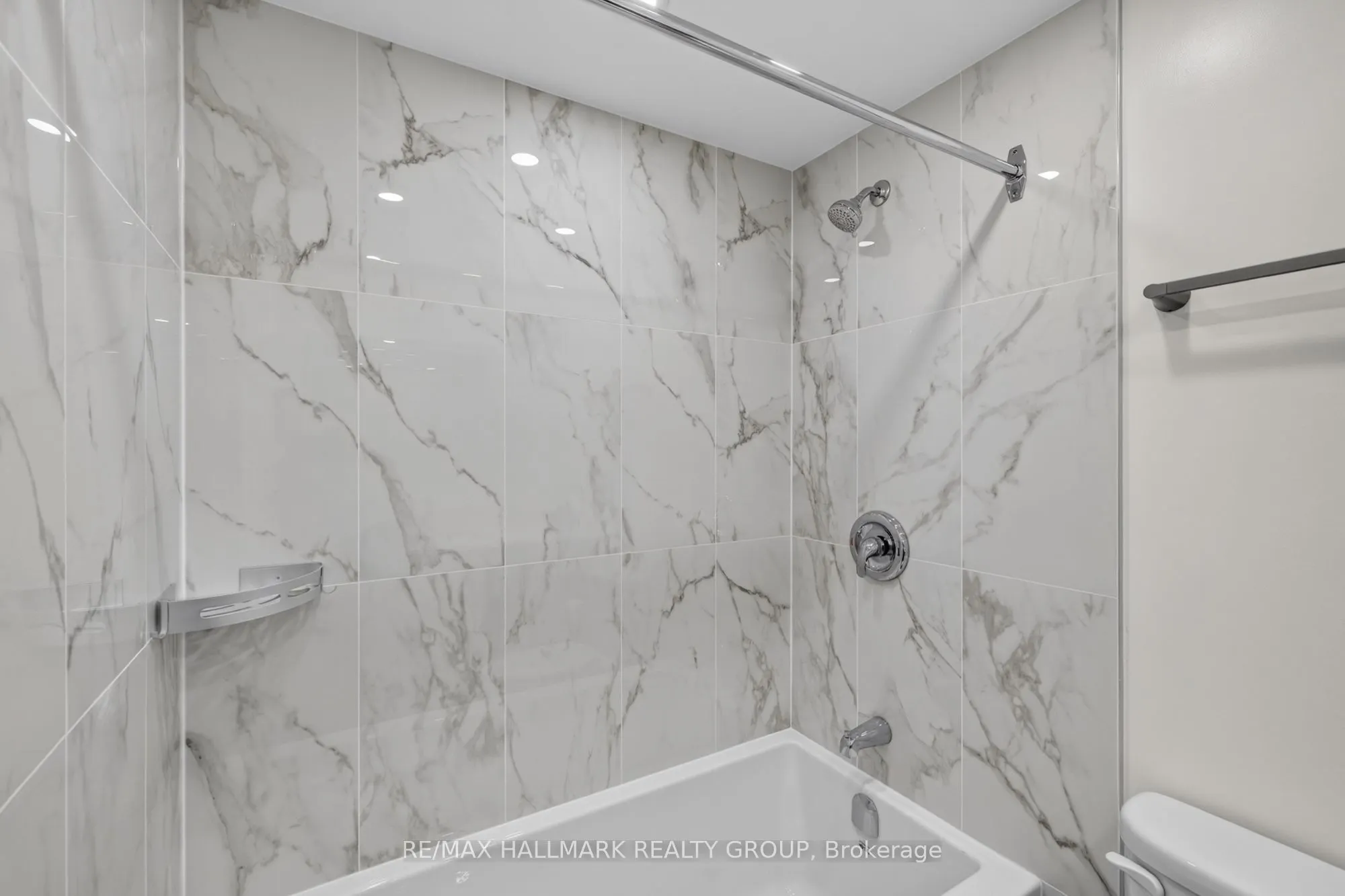 530 Laurier Avenue W #901