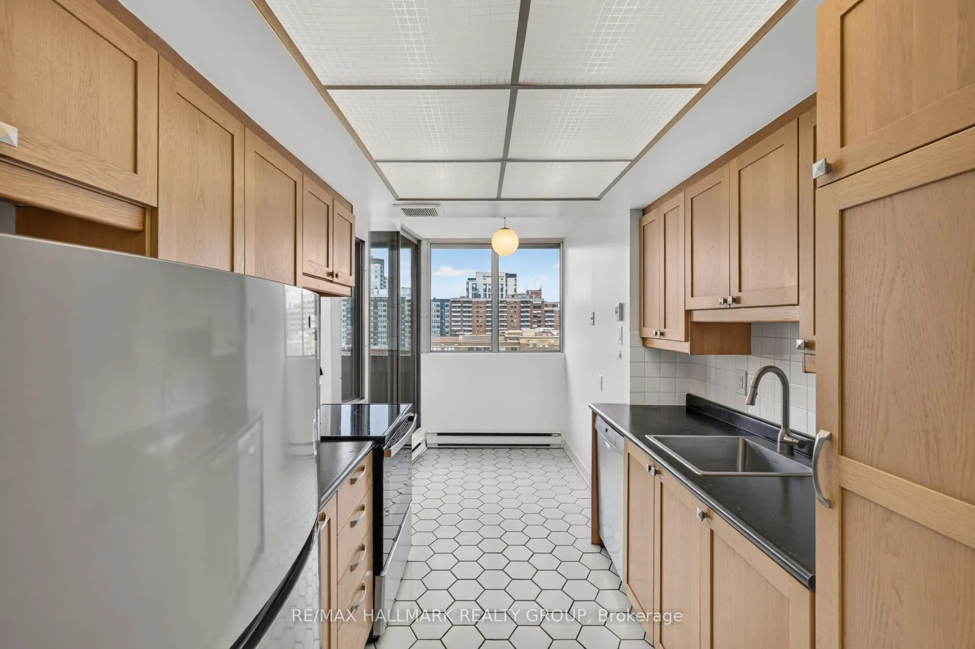 530 Laurier Avenue W #901
