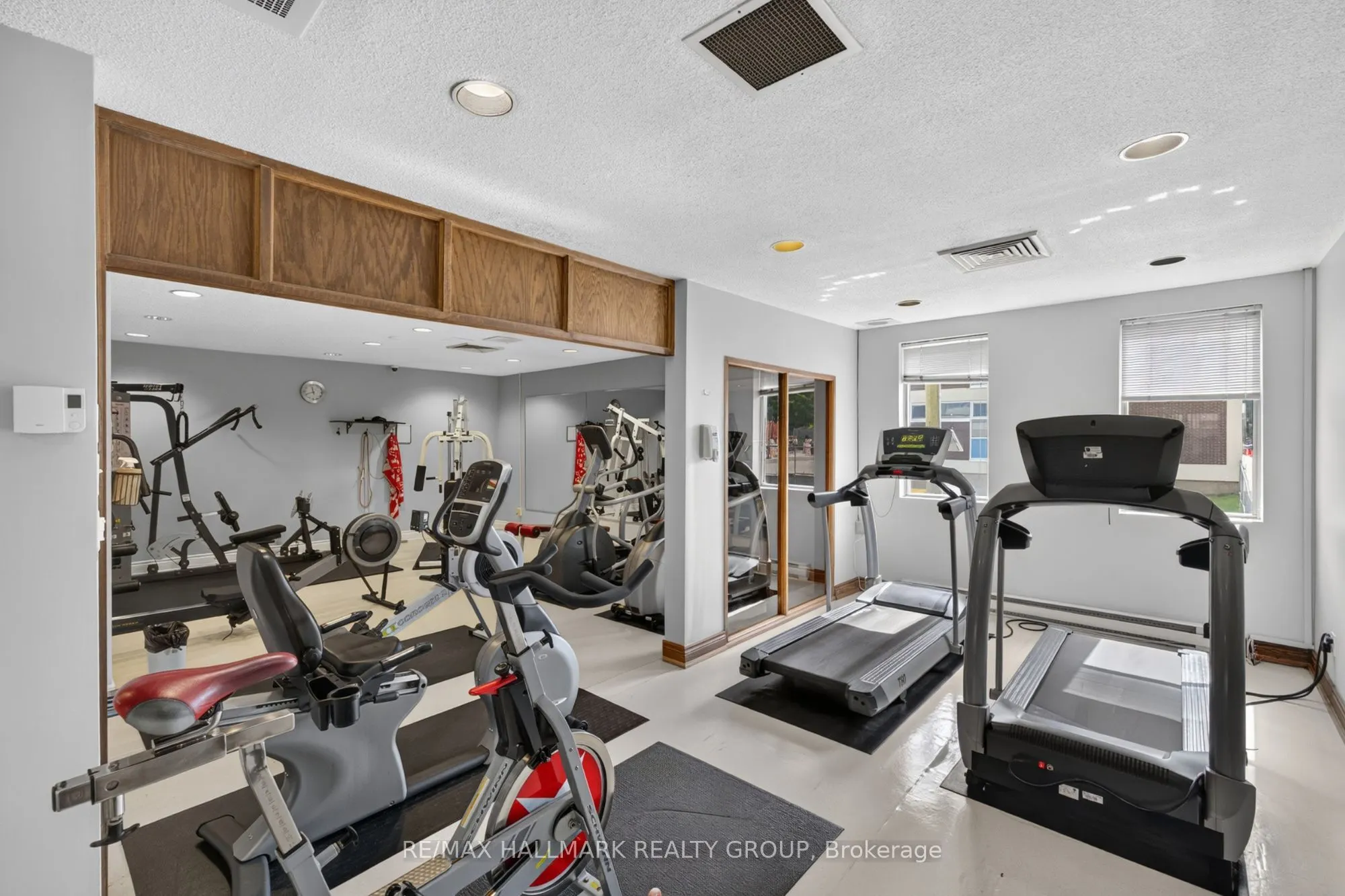 530 Laurier Avenue W #901