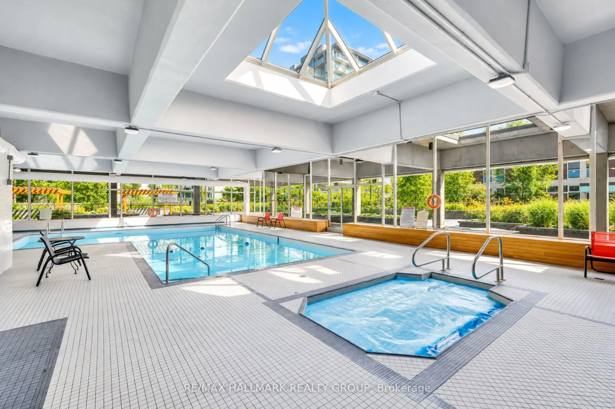 530 Laurier Avenue W #901