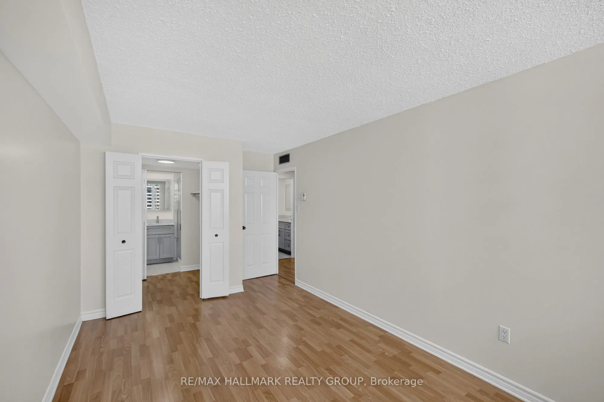 530 Laurier Avenue W #901