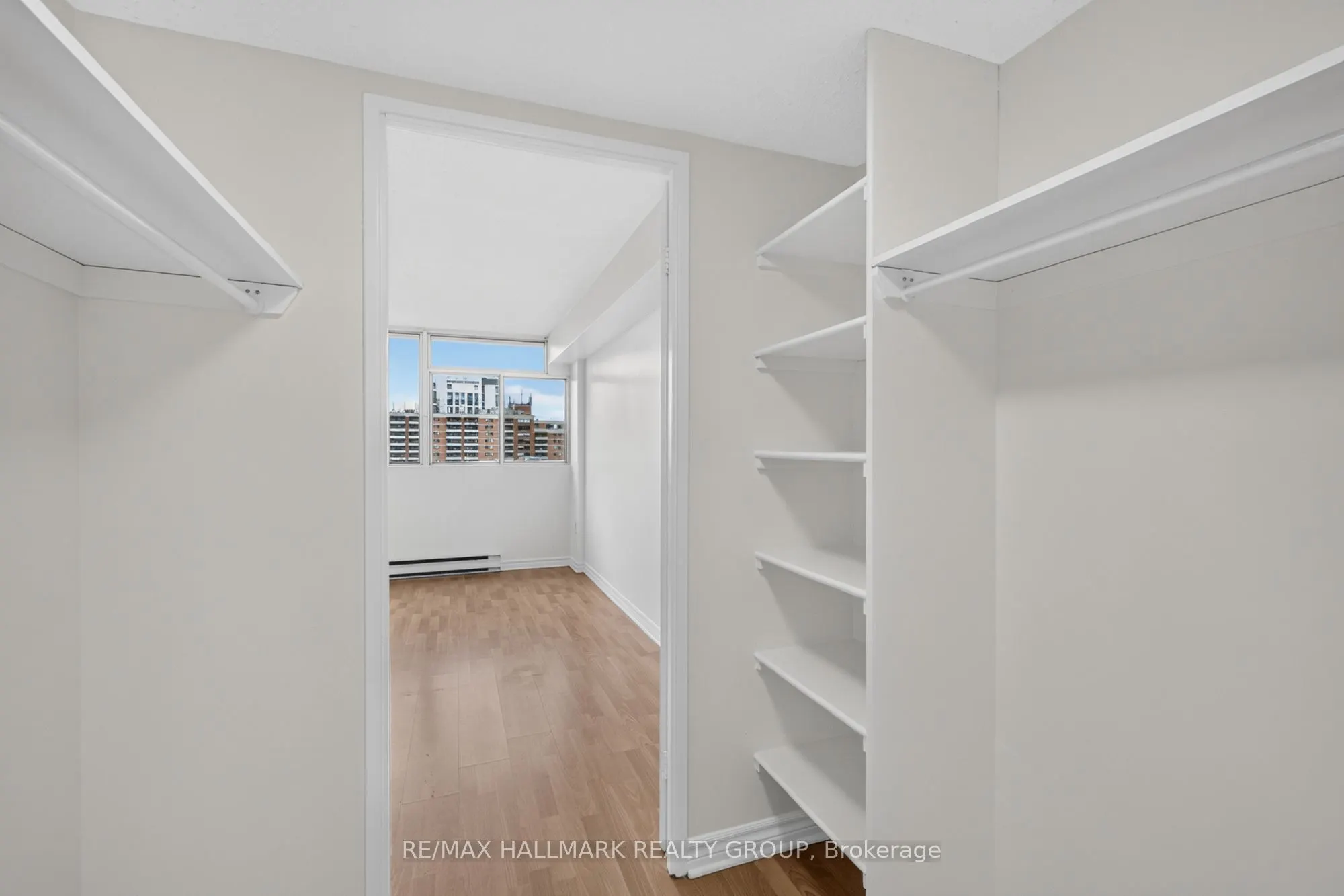 530 Laurier Avenue W #901