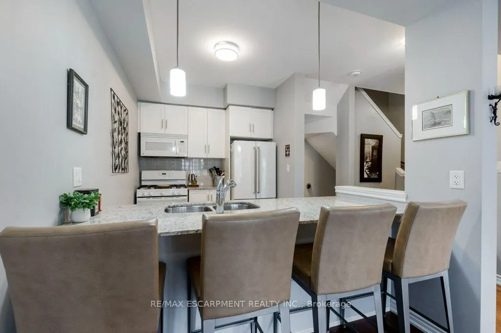 377 GLANCASTER Road #38
