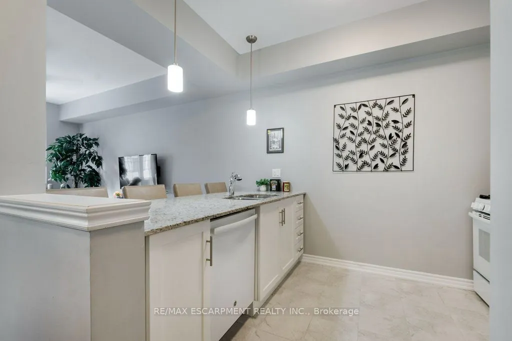 377 GLANCASTER Road #38