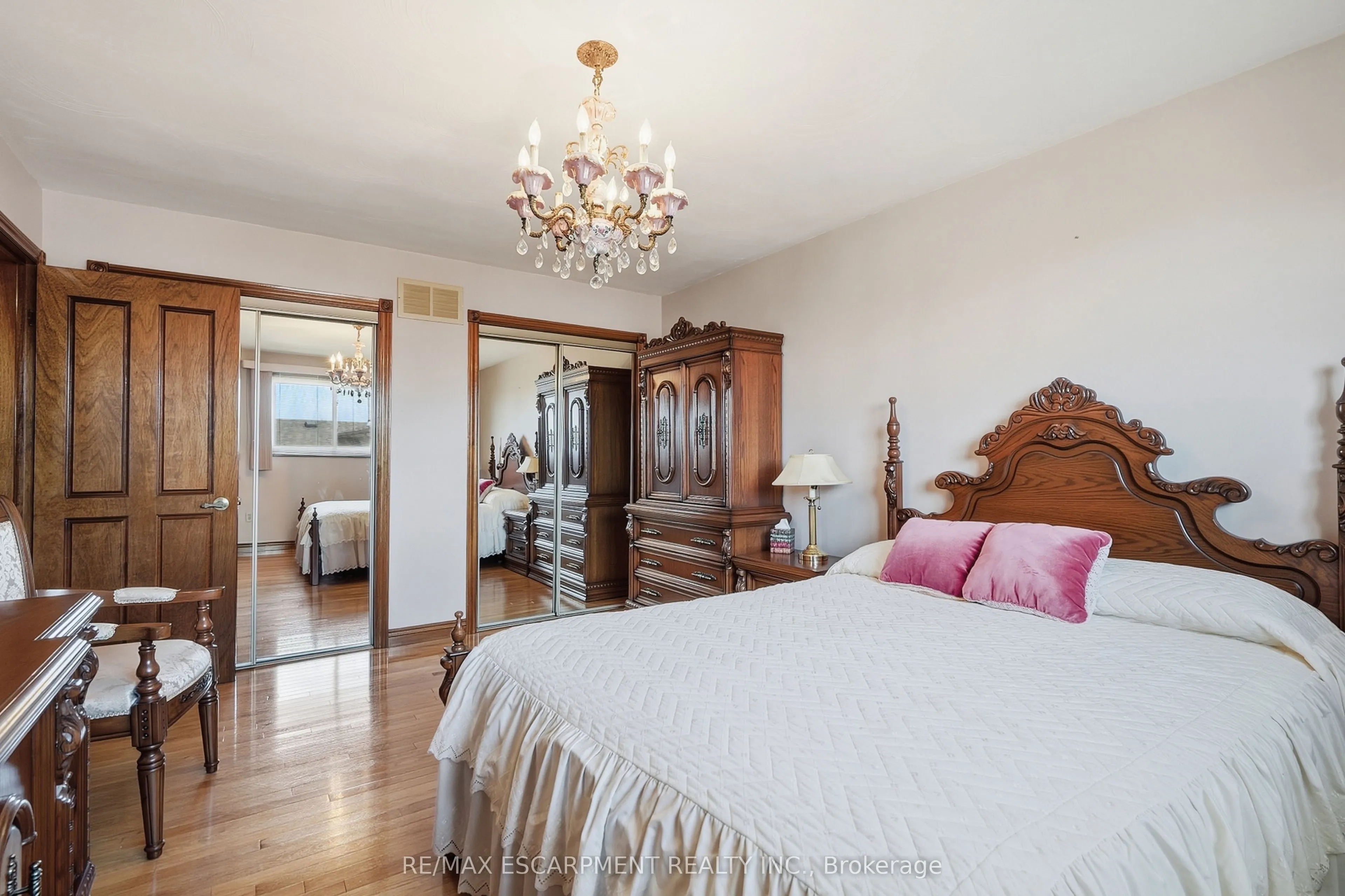 7 Vinehill Drive