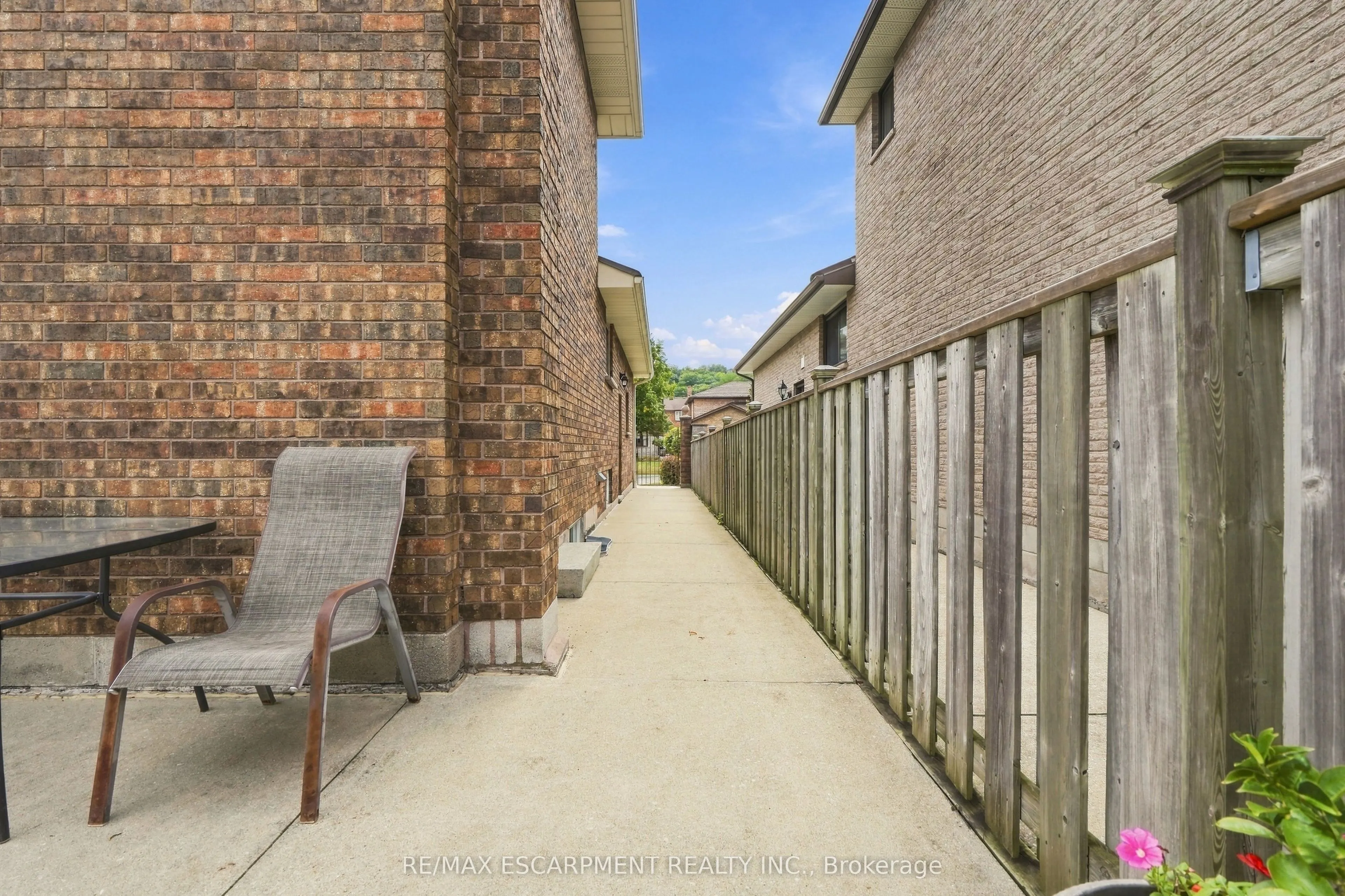 7 Vinehill Drive