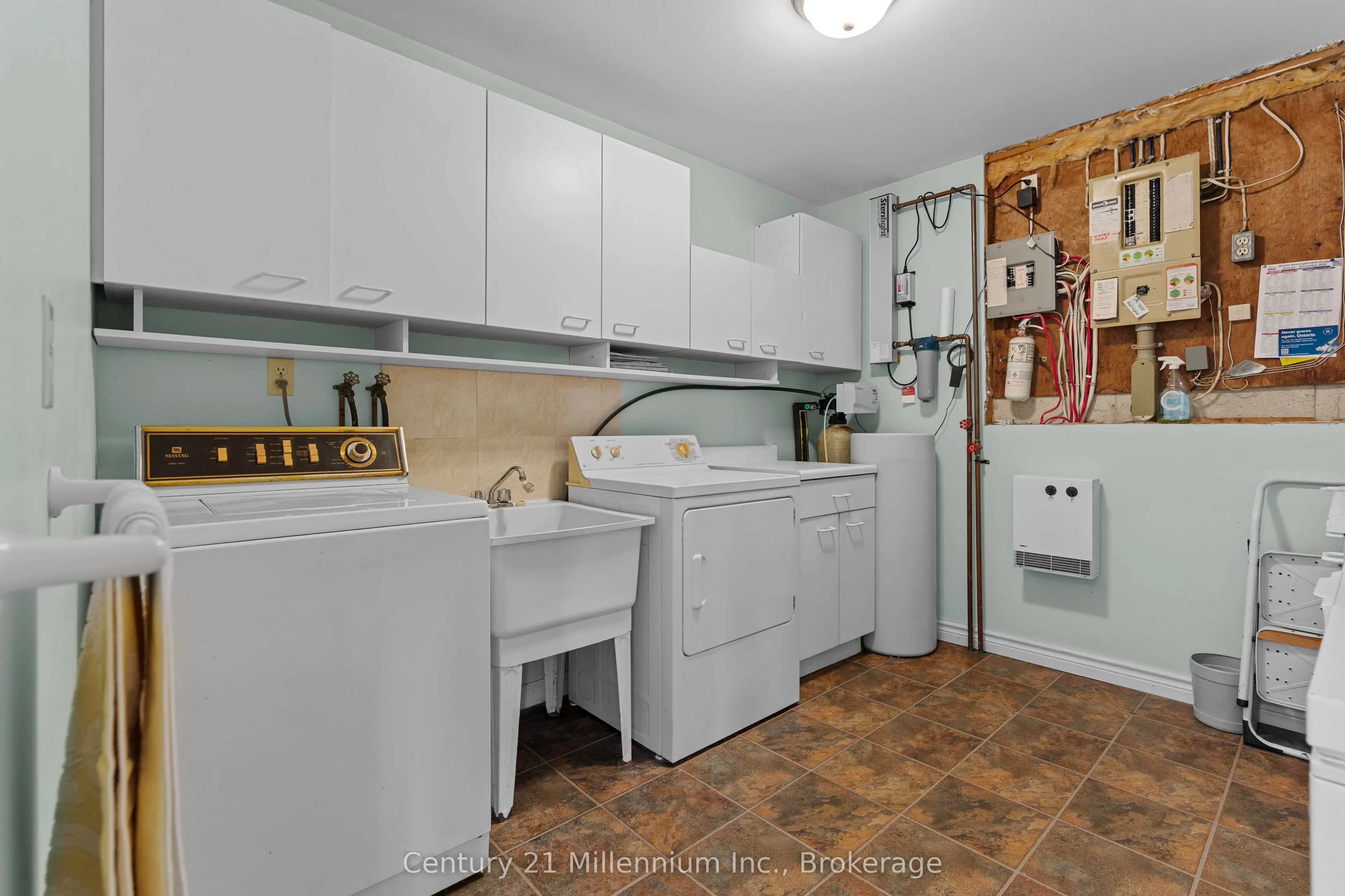 359485 Bayshore Road