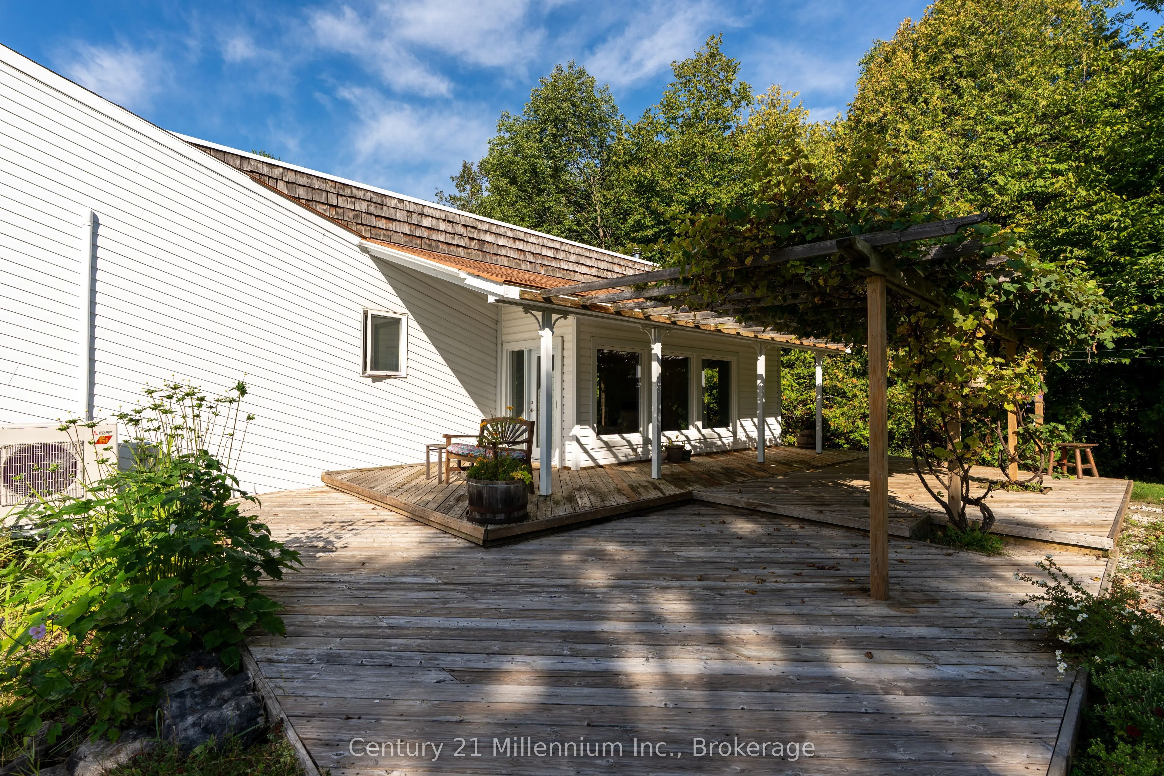 359485 Bayshore Road