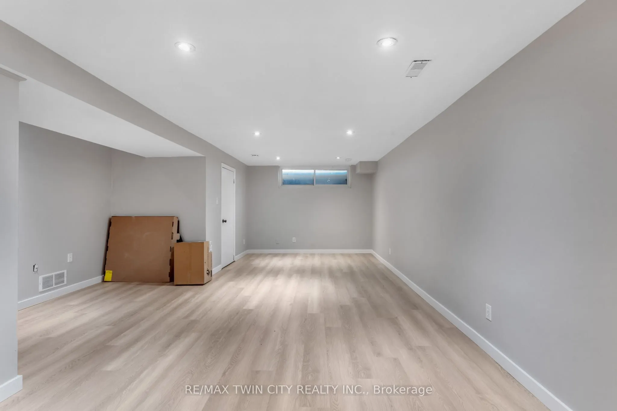 104 Ralgreen Crescent