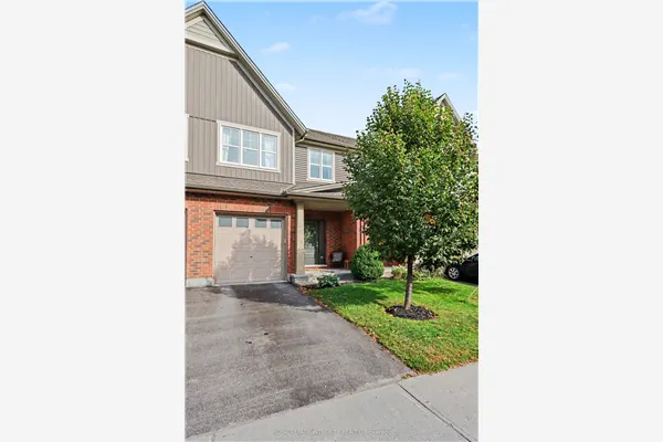 286 Fergus Crescent