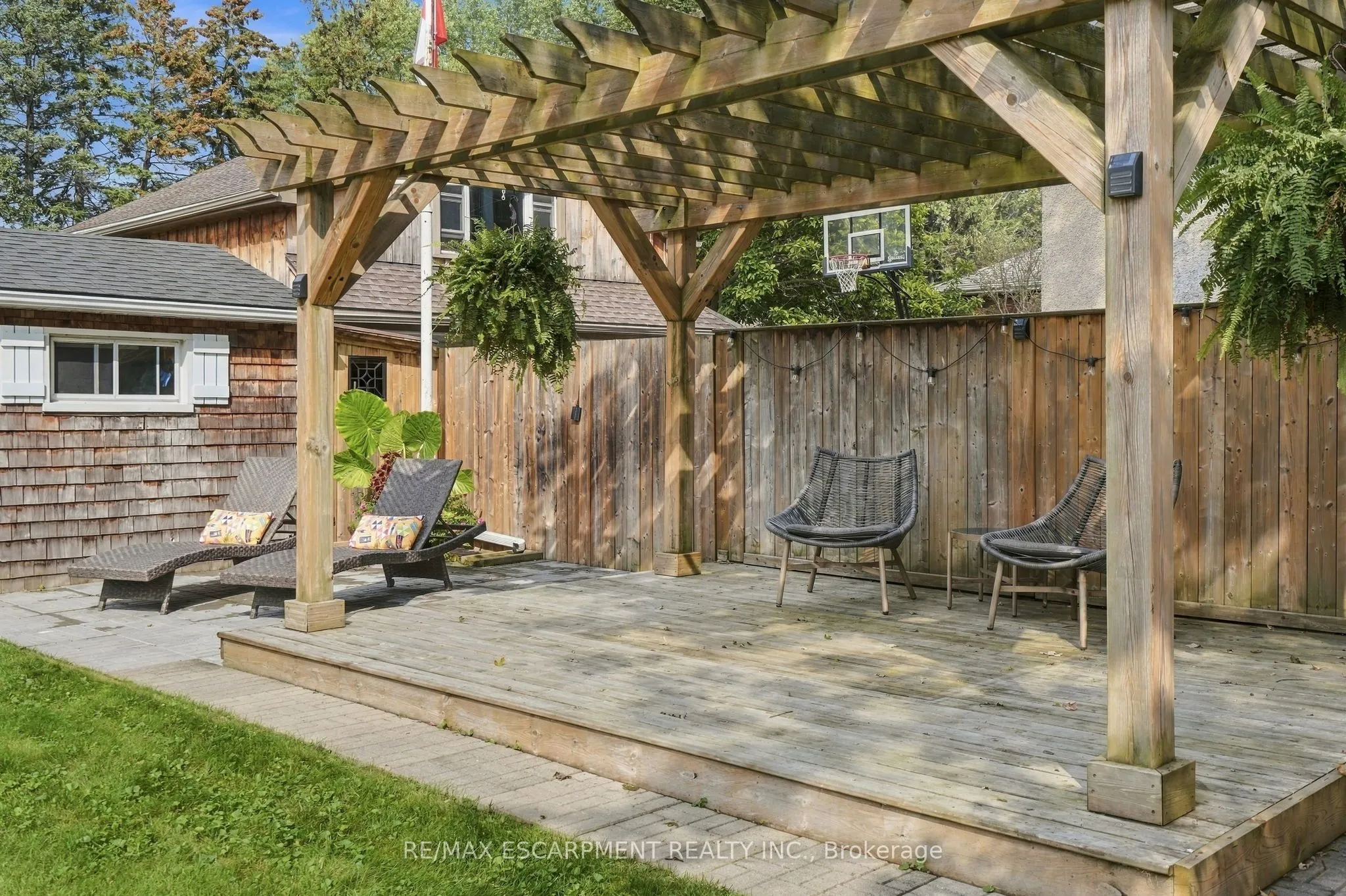 39 Rosemount Avenue