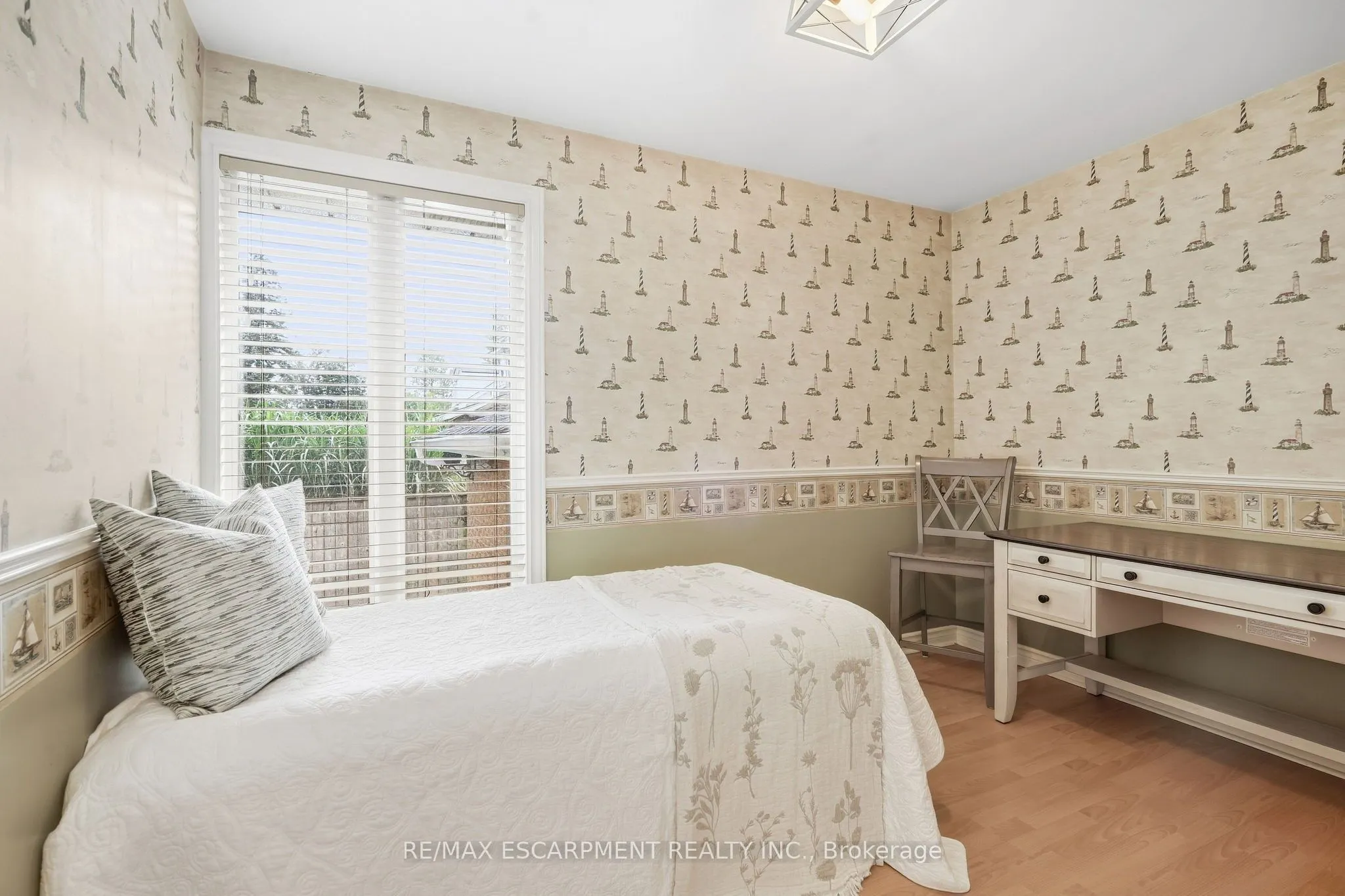 39 Rosemount Avenue
