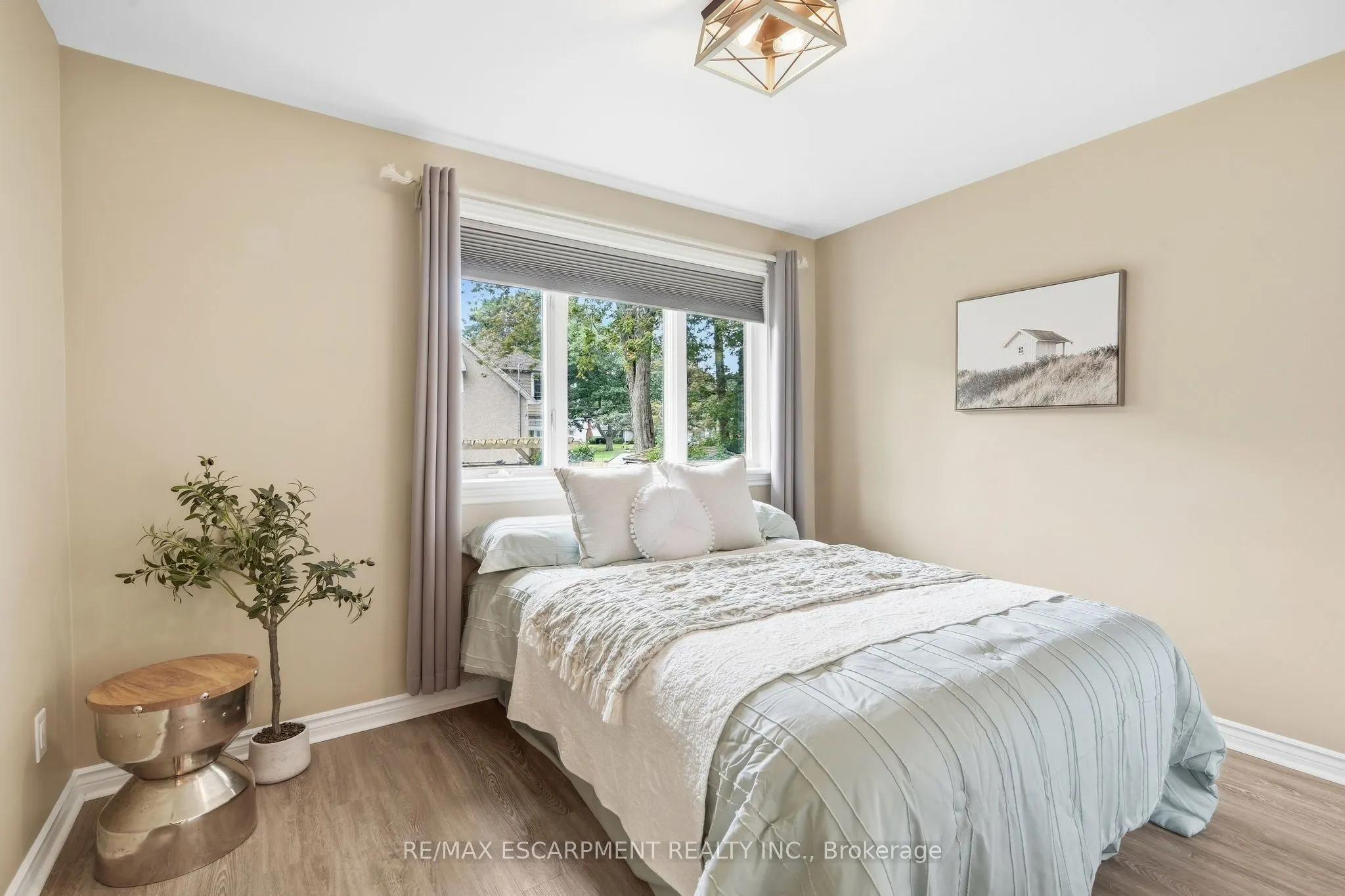 39 Rosemount Avenue