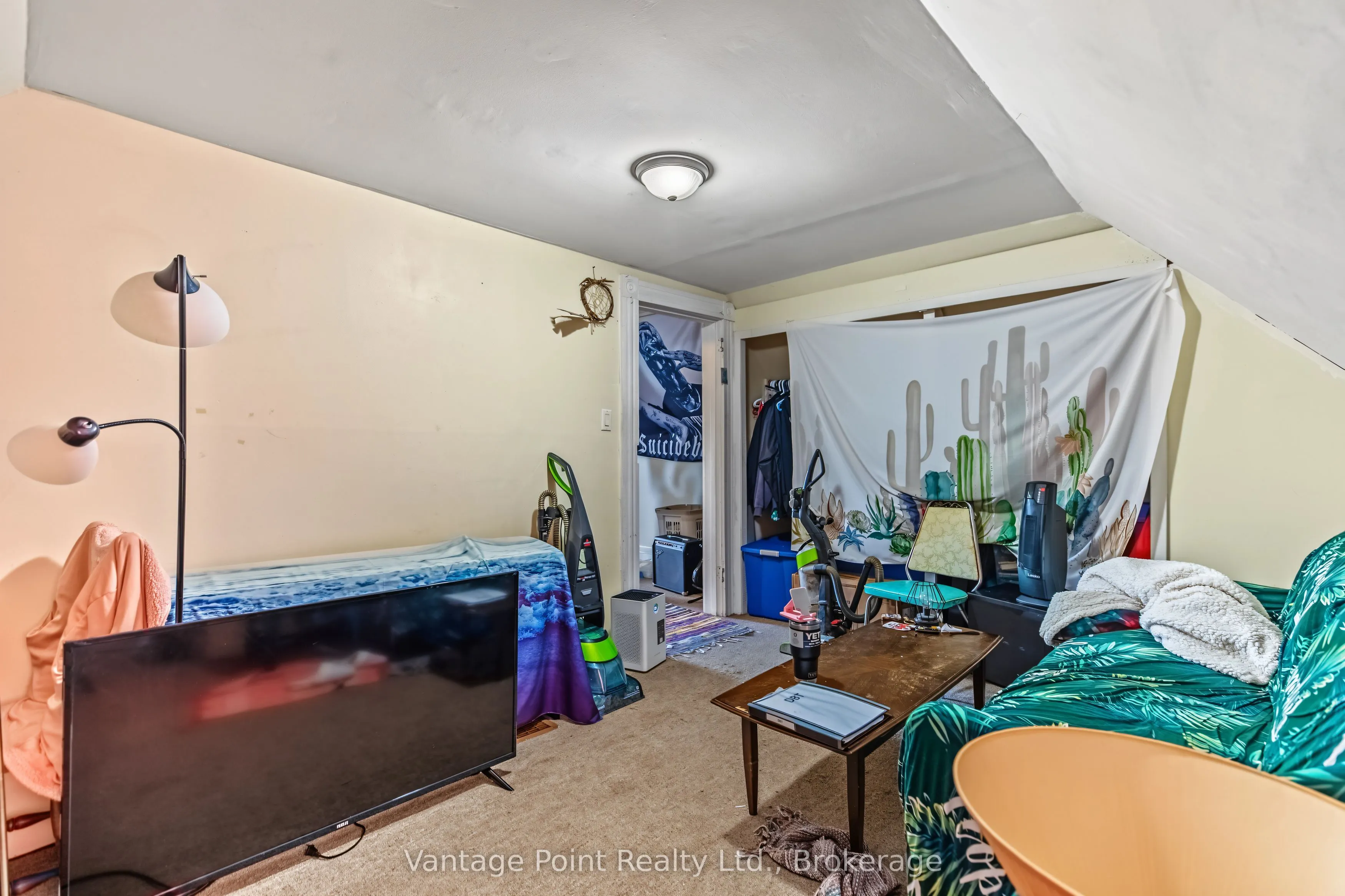 1154 2nd Avenue W