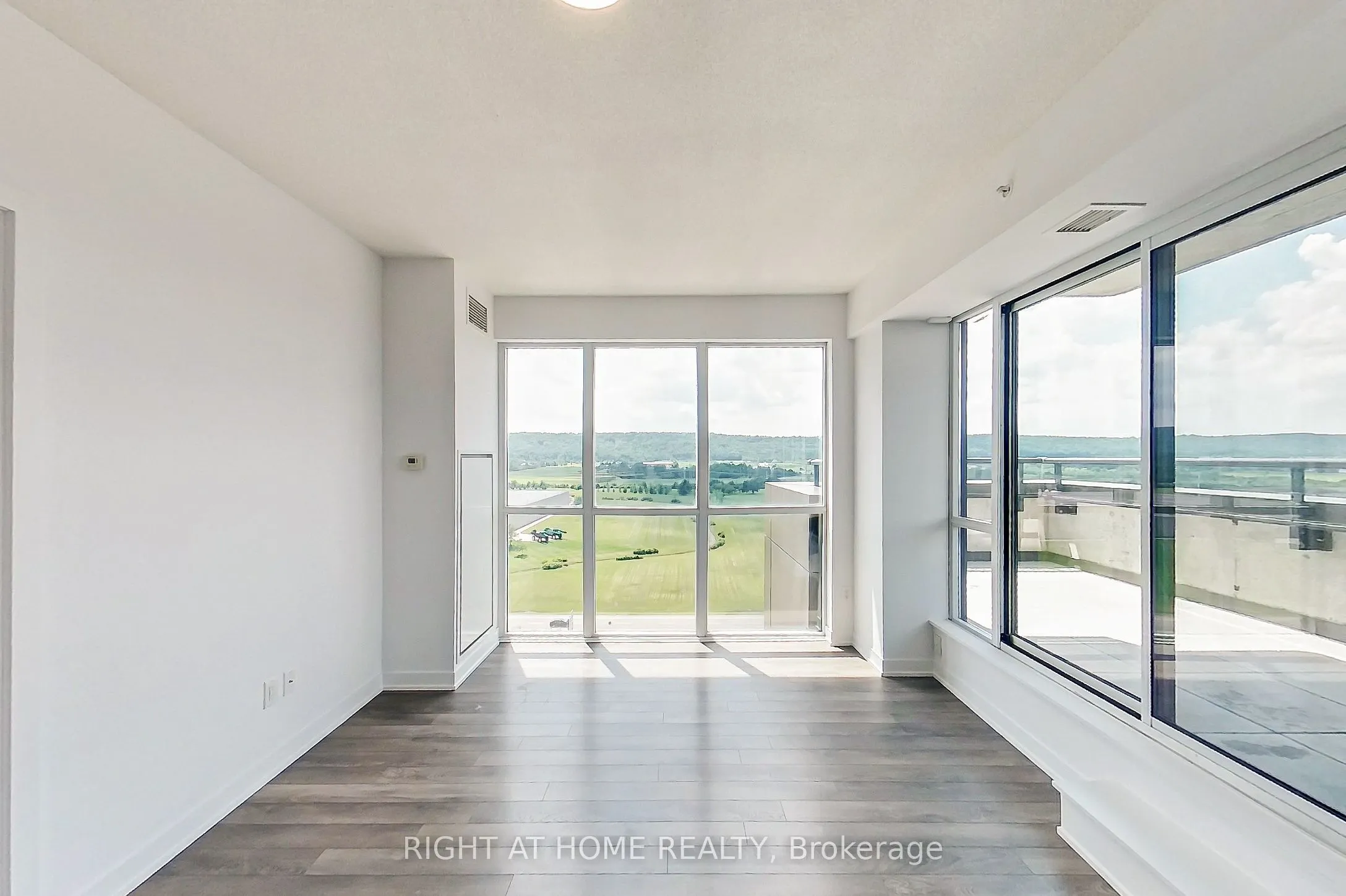 550 North Service Road #1101