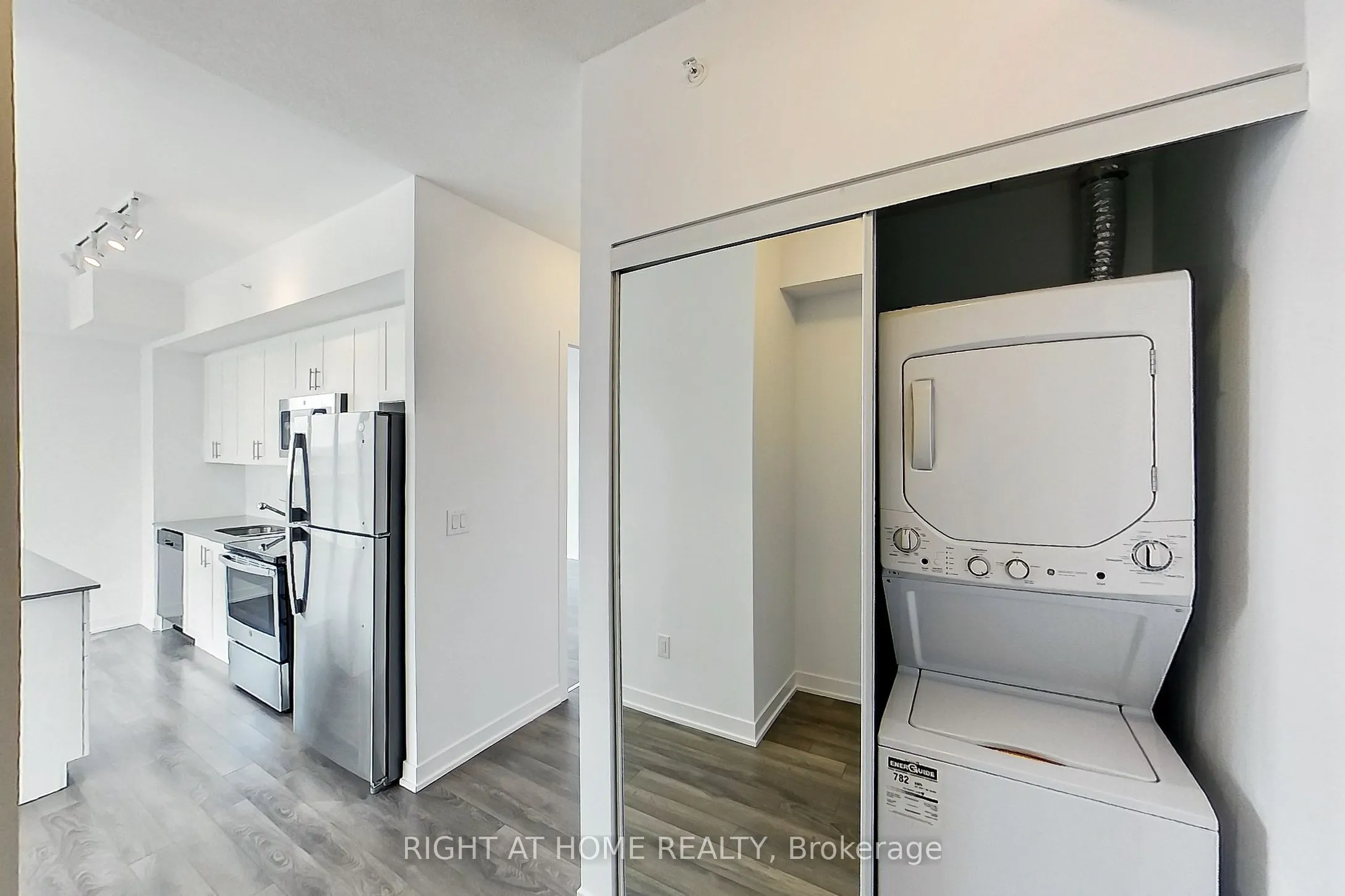 550 North Service Road #1101