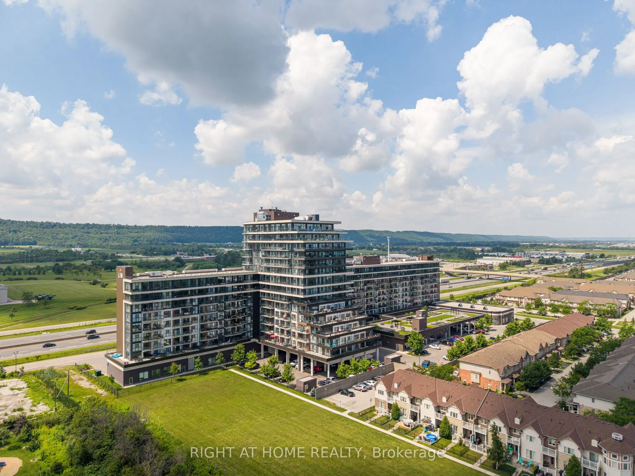 550 North Service Road #1101