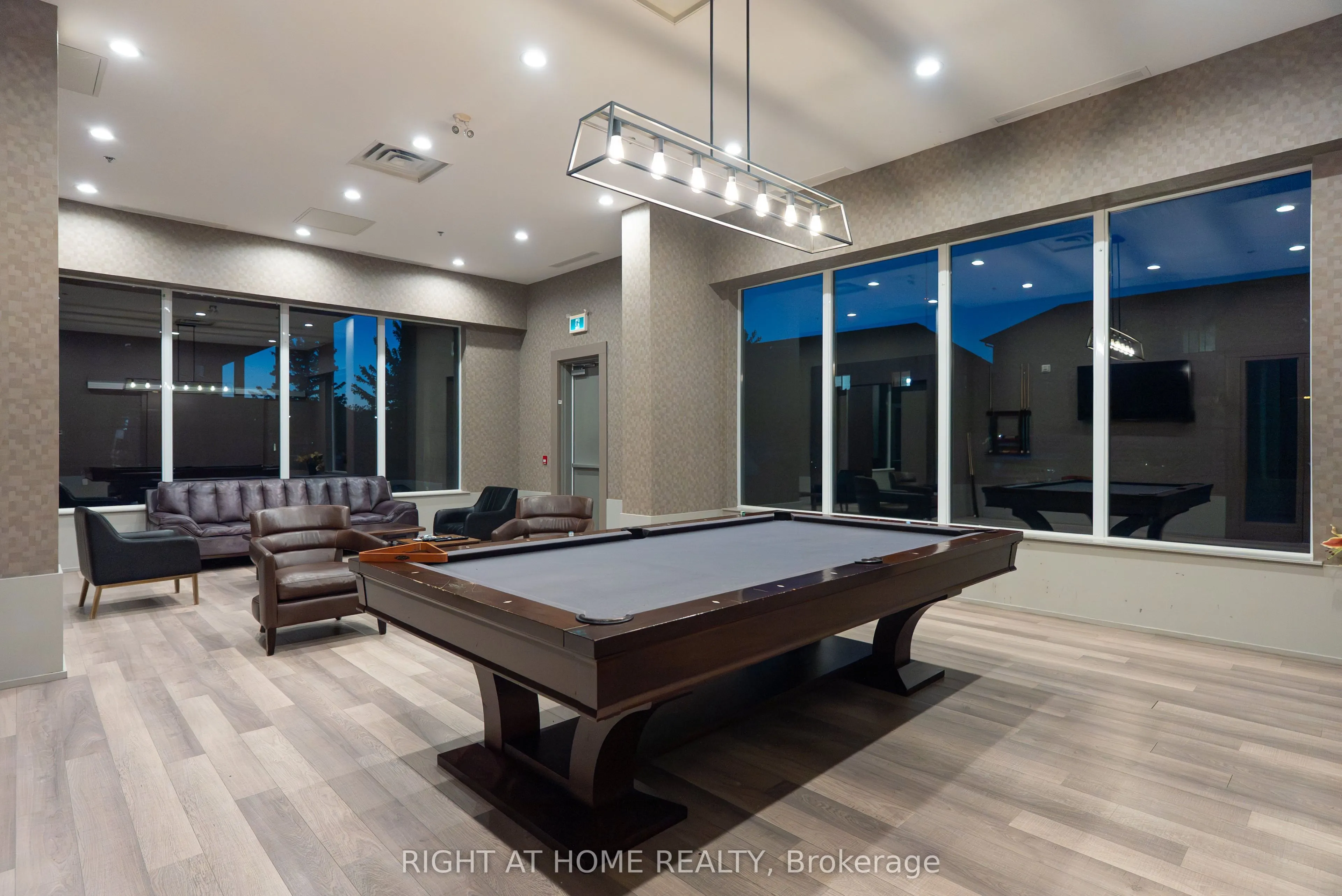 550 North Service Road #1101
