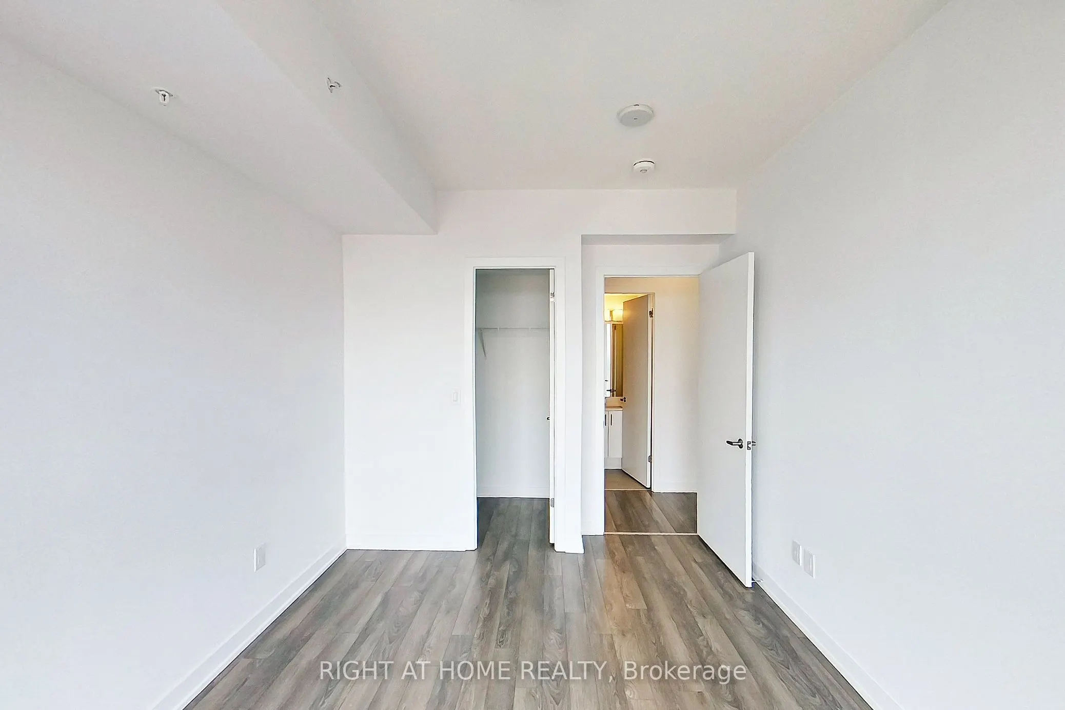 550 North Service Road #1101