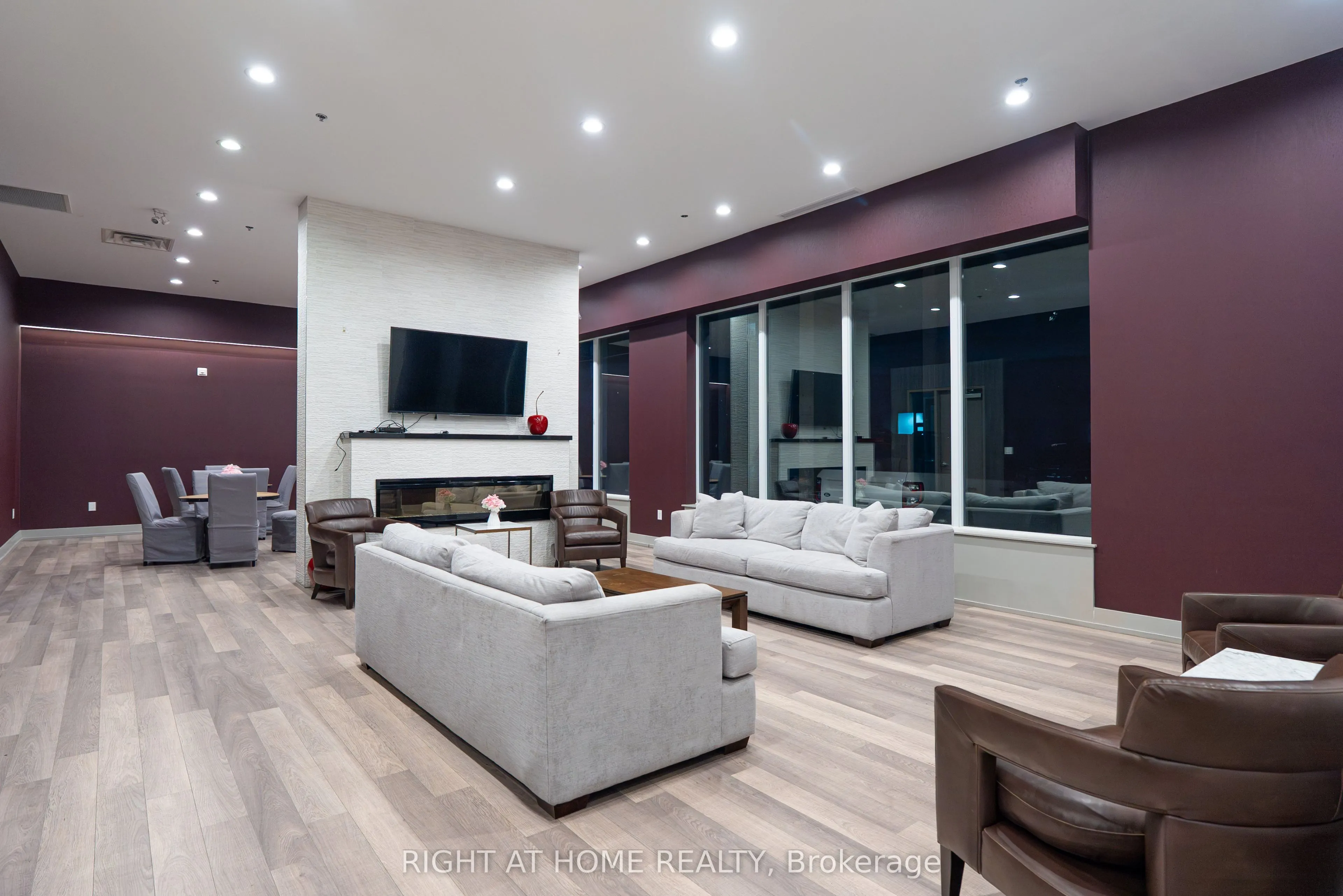 550 North Service Road #1101