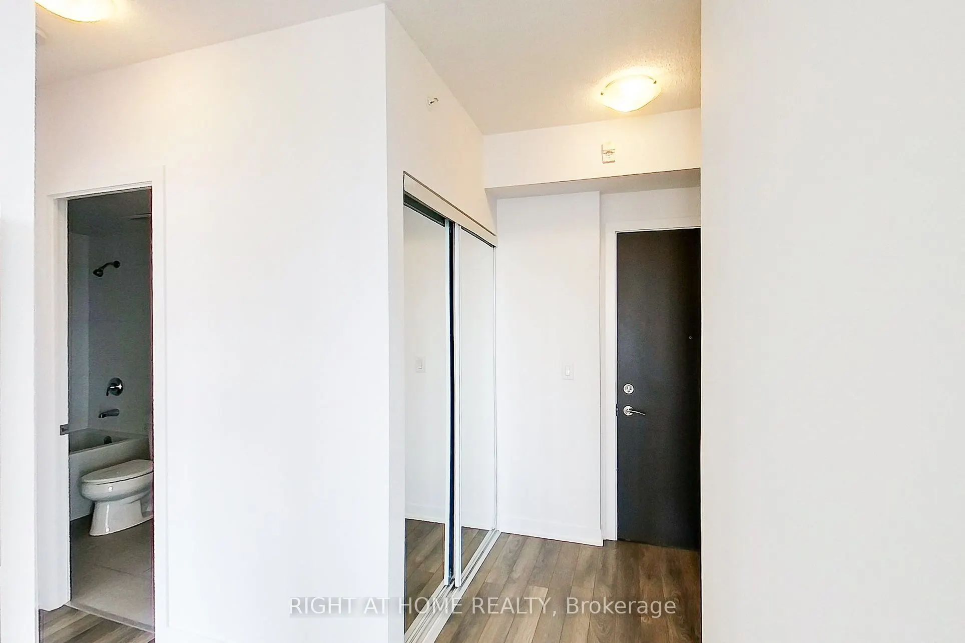 550 North Service Road #1101