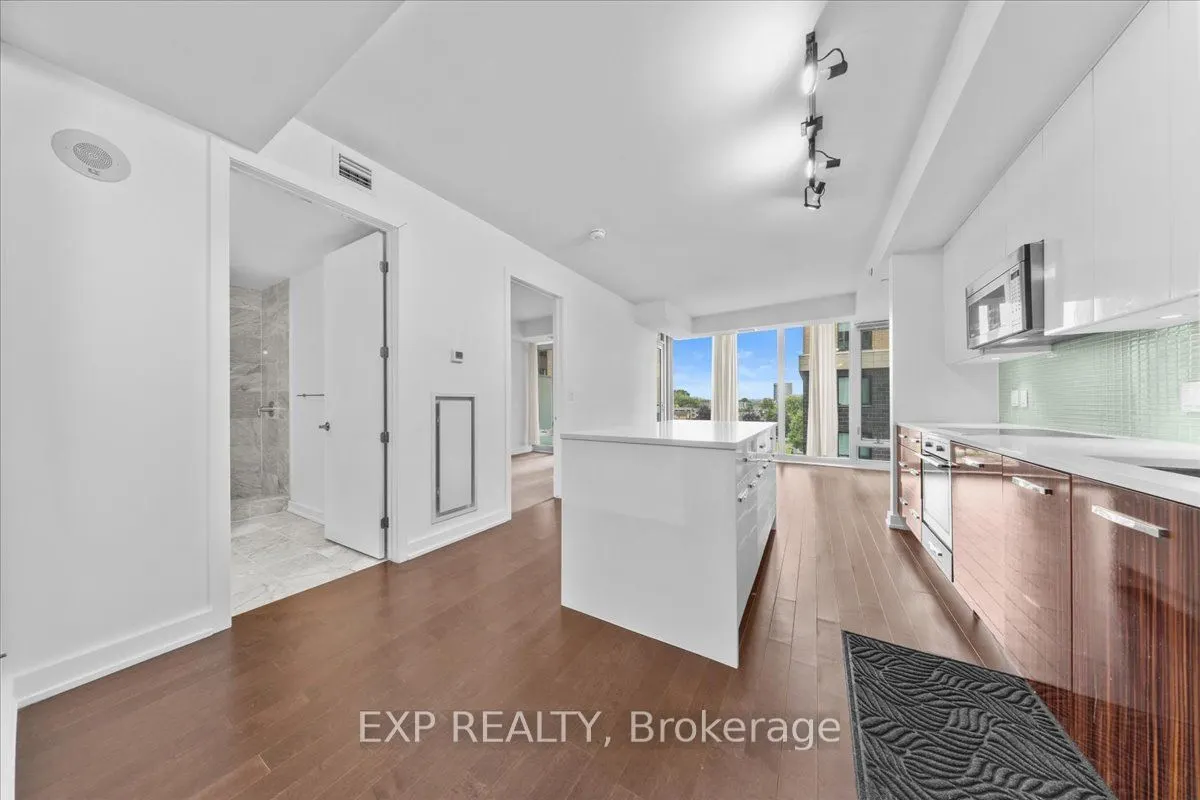 111 Champagne Avenue S #406