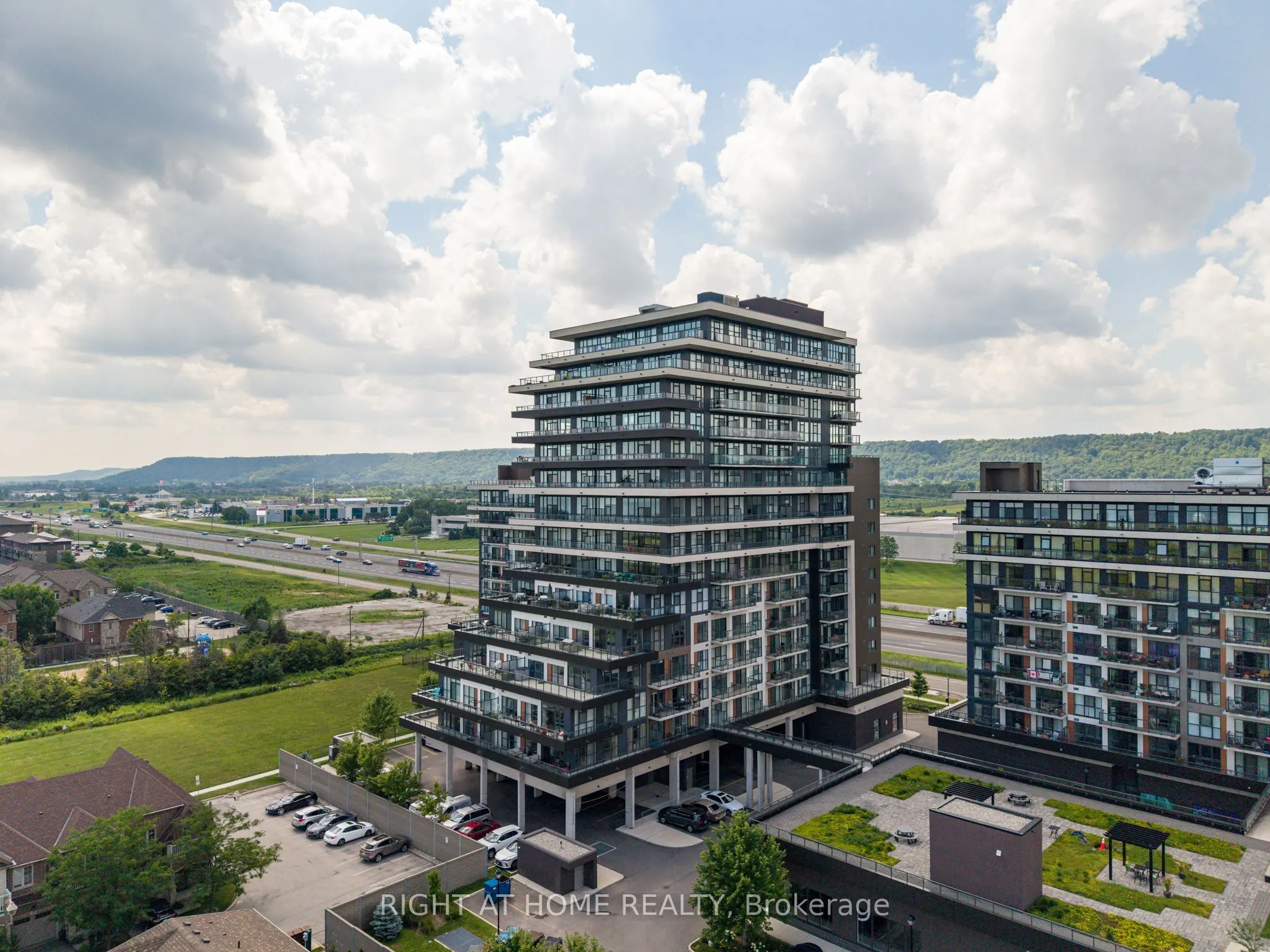 550 North Service Road #1208