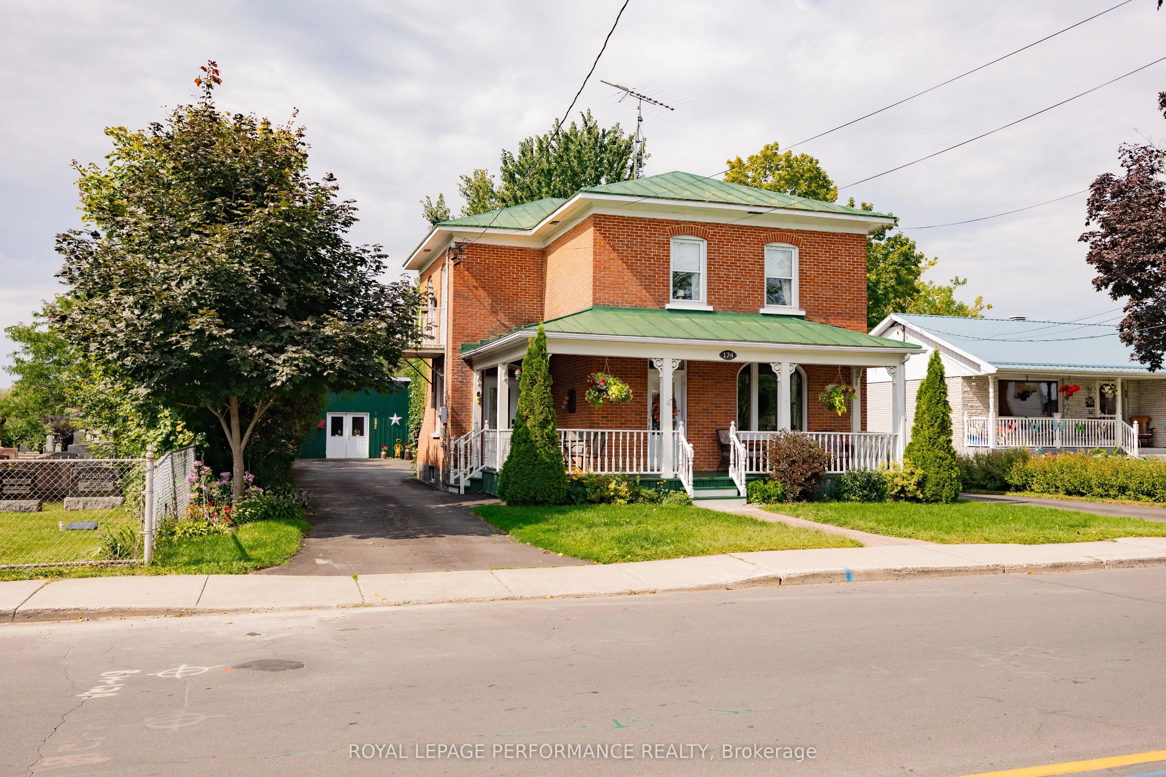 174 Main Street S