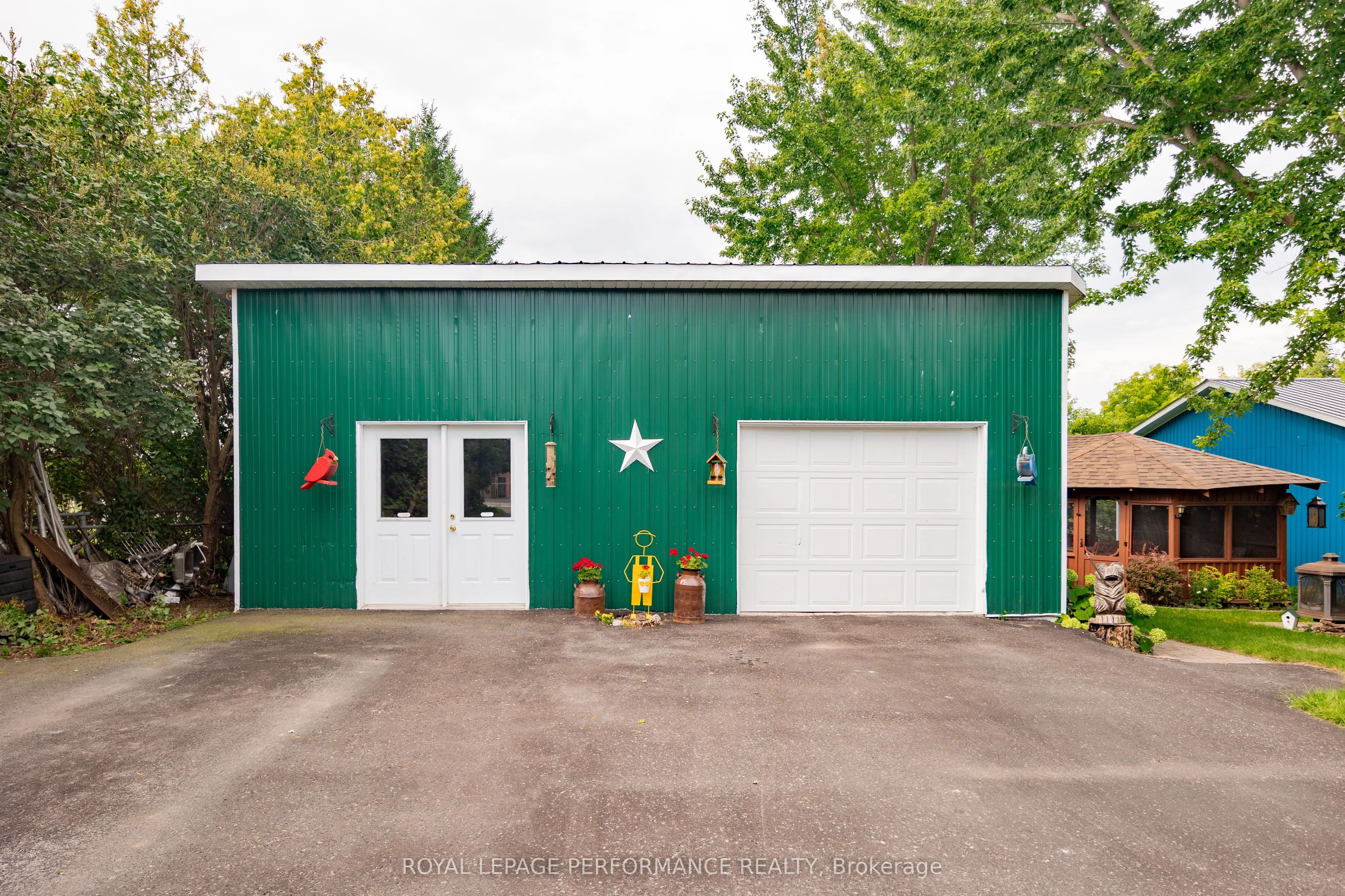174 Main Street S