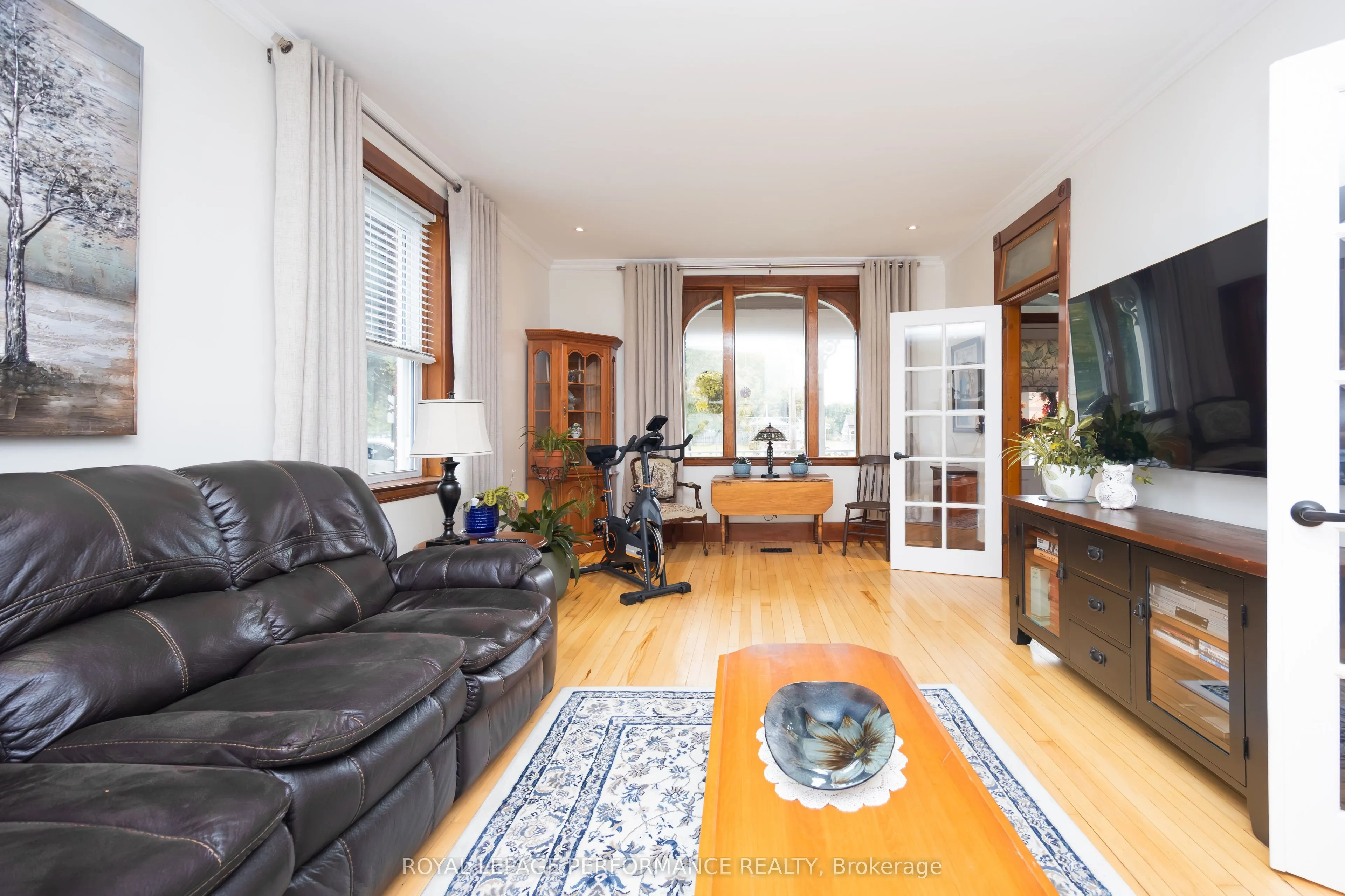 174 Main Street S